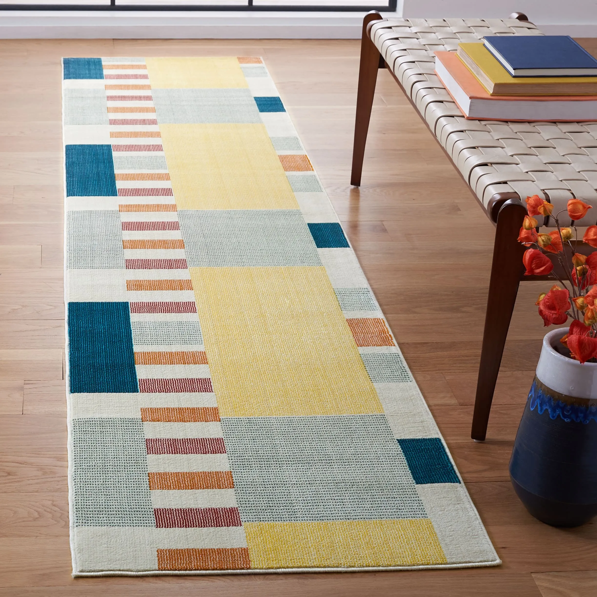SAFAVIEH Orwell Laila Mid-Century Modern Rug
