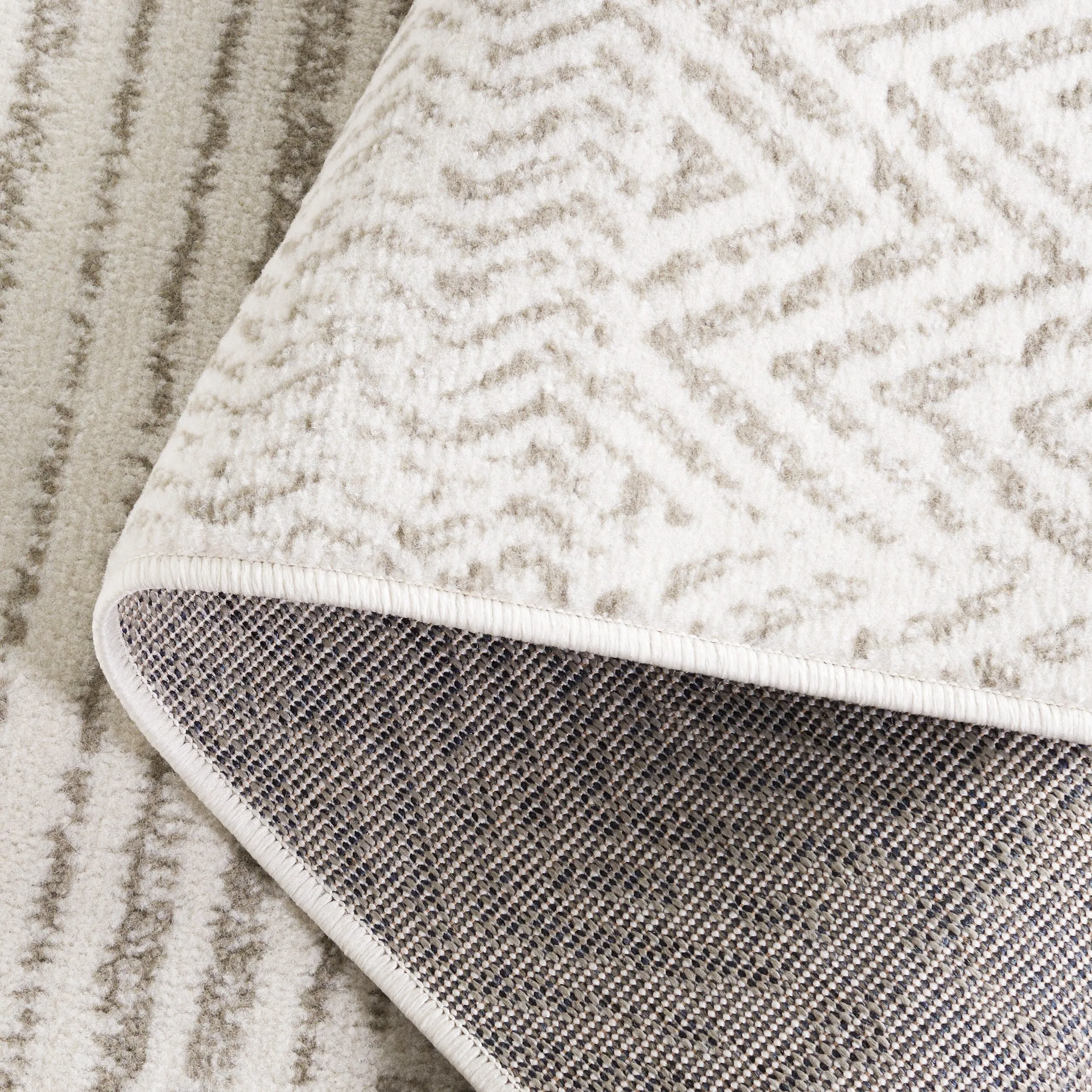 SAFAVIEH Pyramid Almedia Casual Rug
