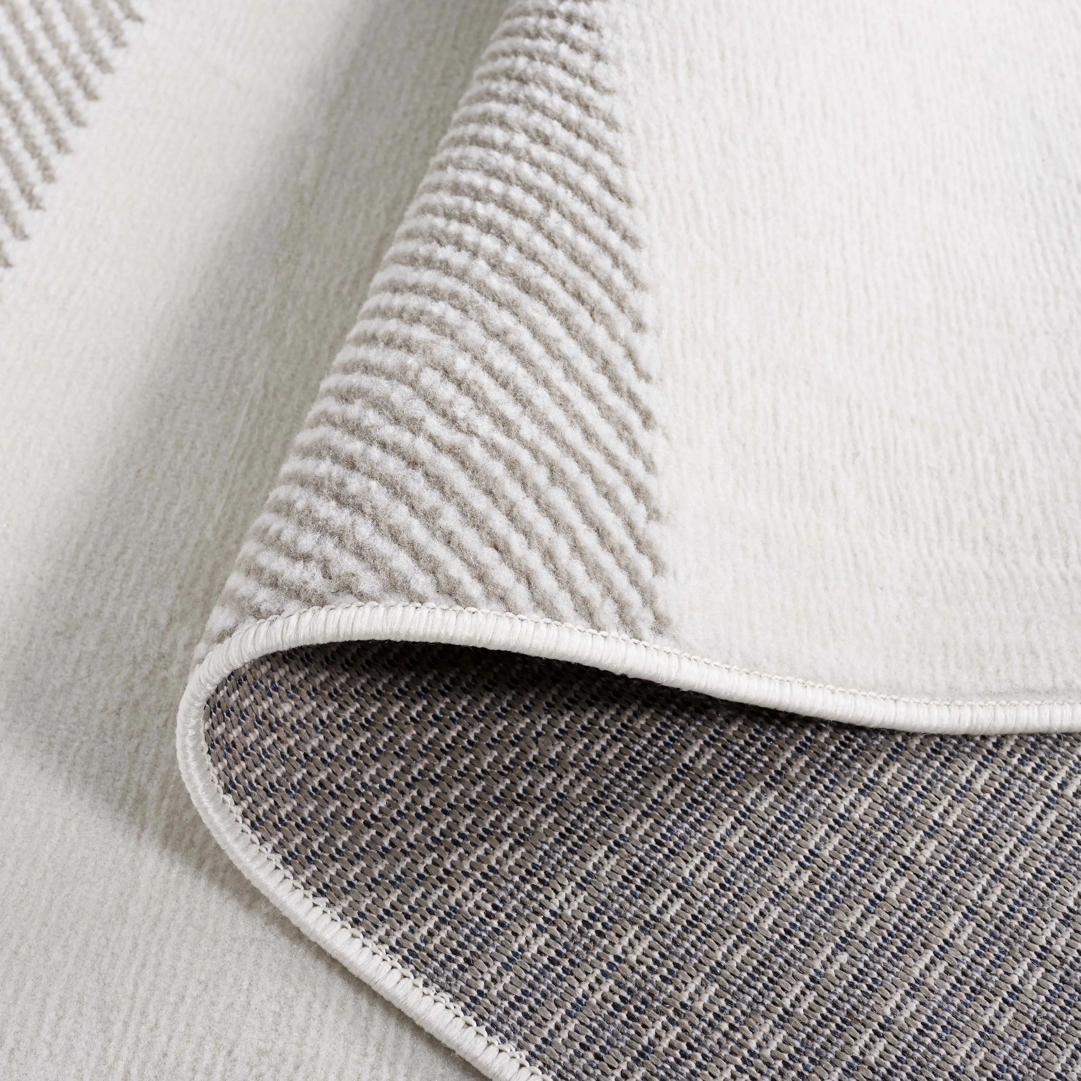 SAFAVIEH Pyramid Nanie Modern Stripe Rug