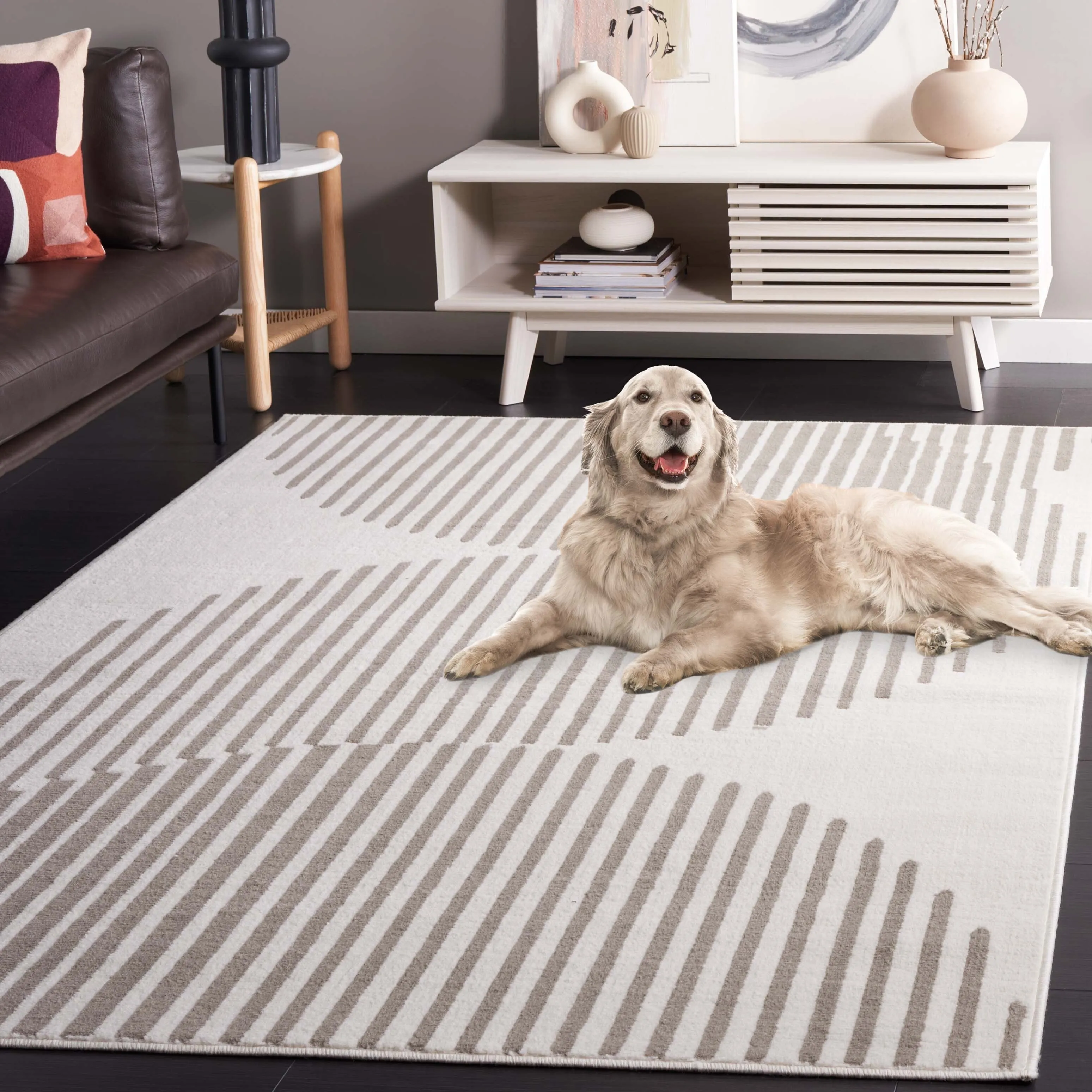SAFAVIEH Pyramid Petra Modern Stripe Rug