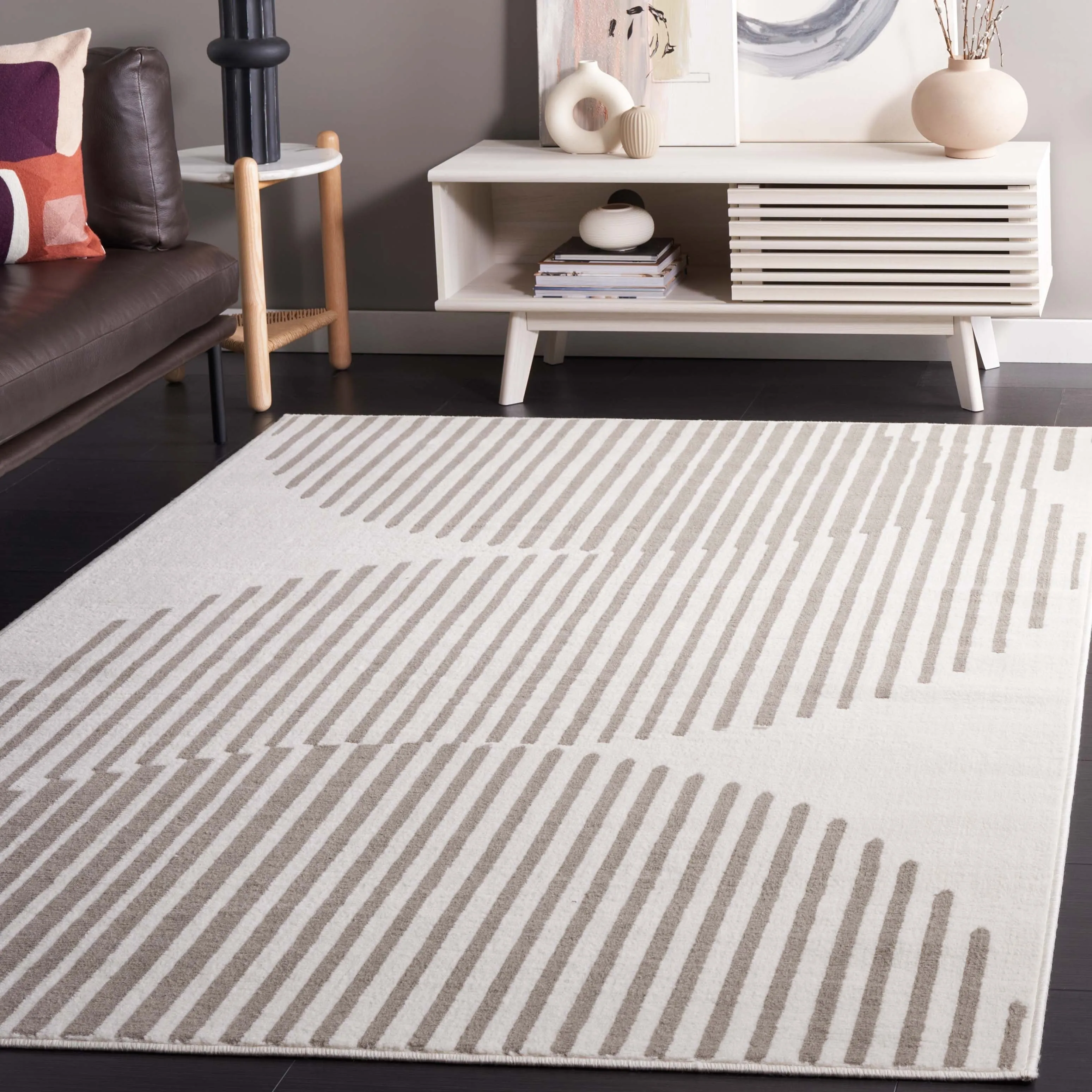 SAFAVIEH Pyramid Petra Modern Stripe Rug