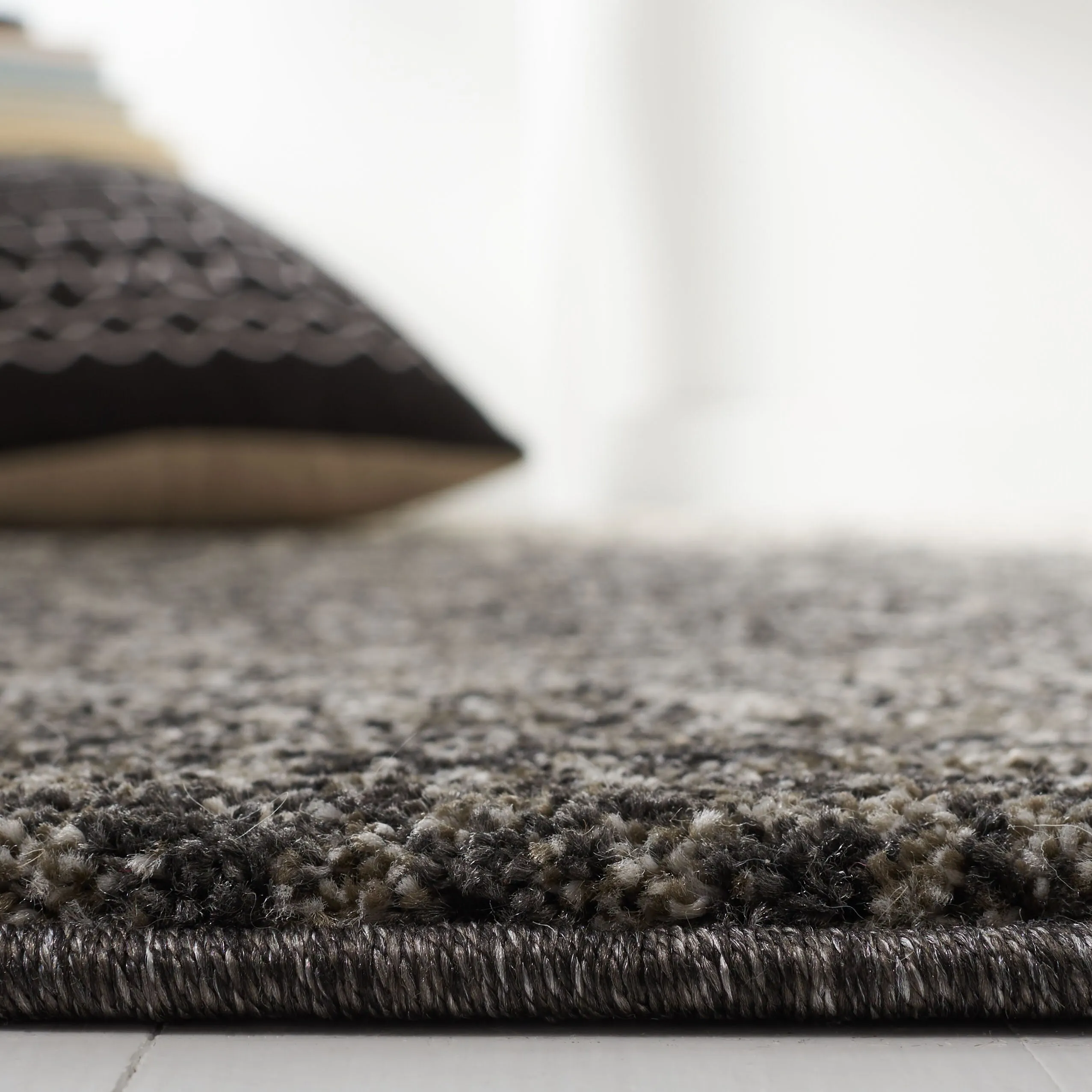 SAFAVIEH. Retro Christene Modern Abstract Rug