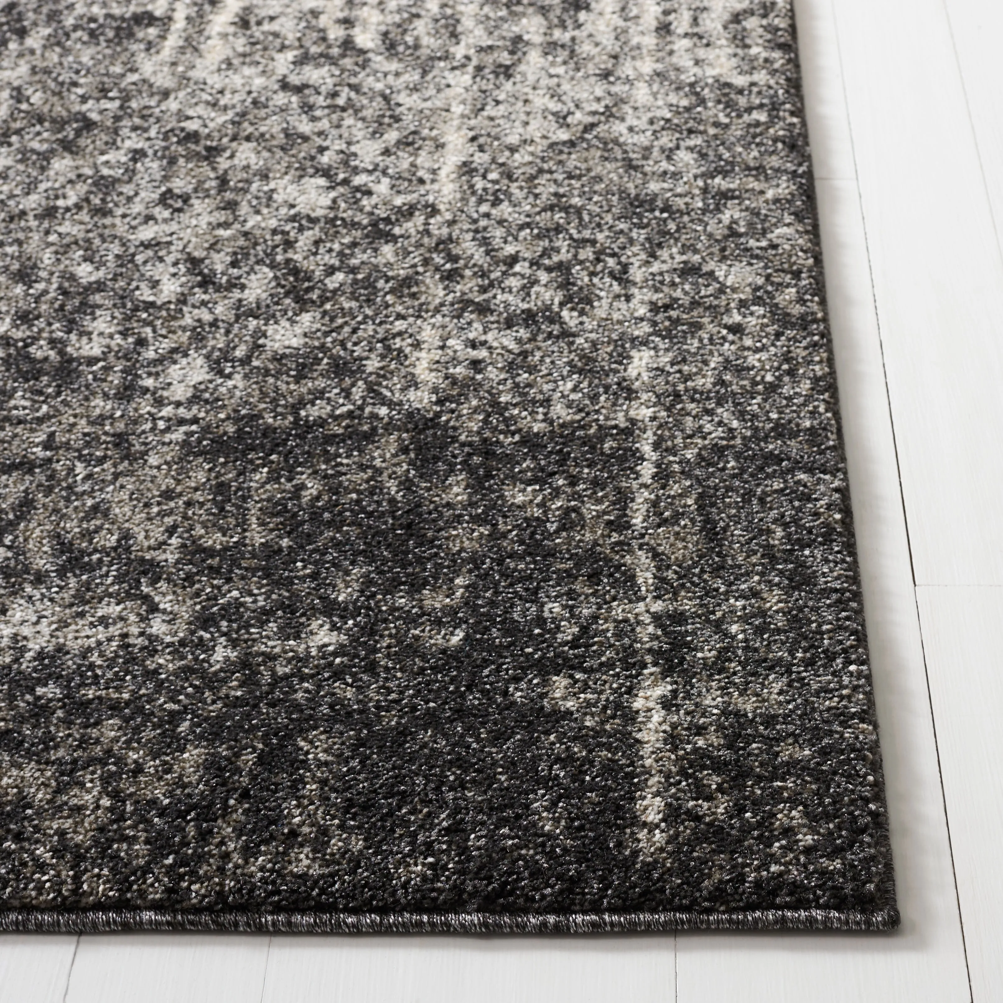 SAFAVIEH. Retro Christene Modern Abstract Rug