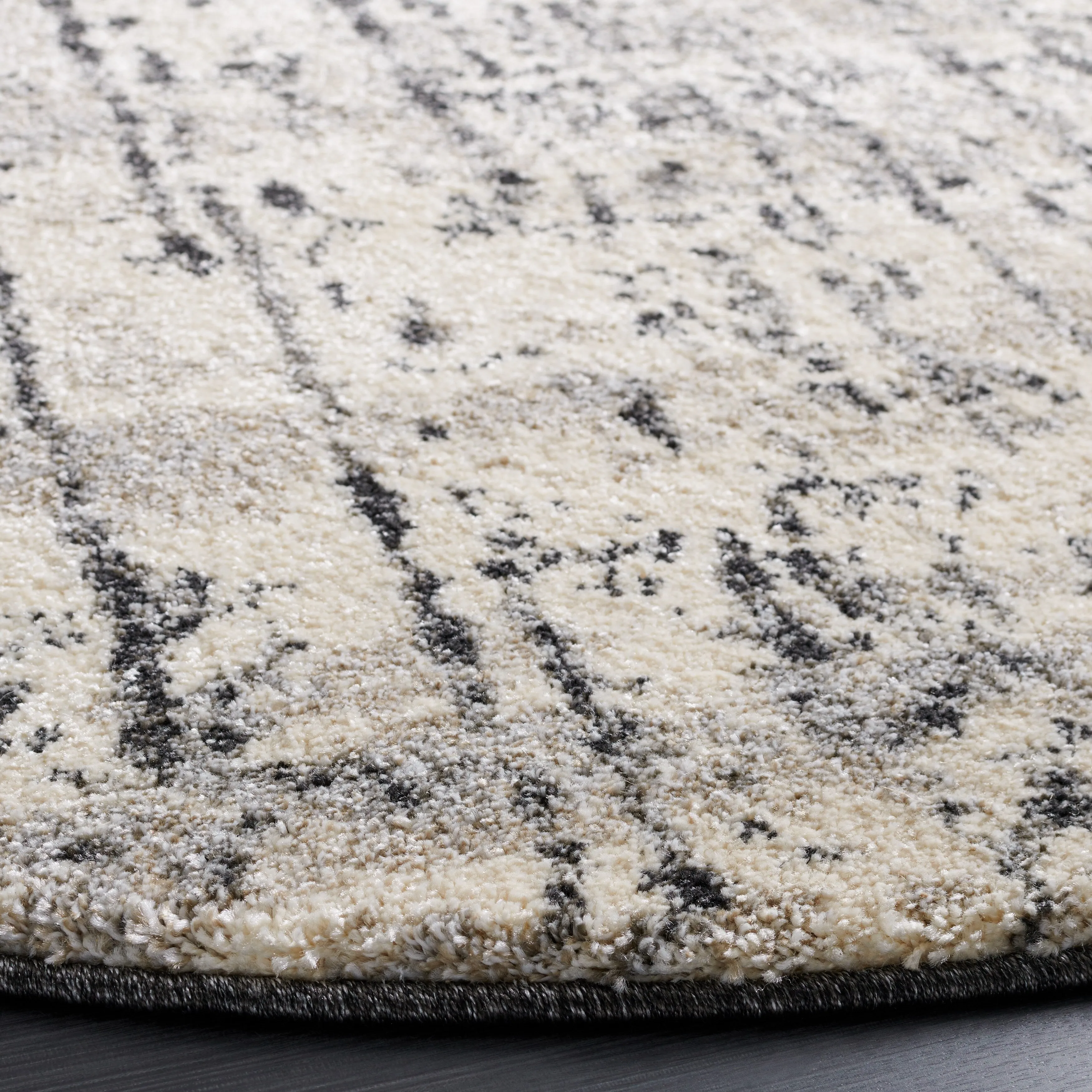 SAFAVIEH. Retro Christene Modern Abstract Rug