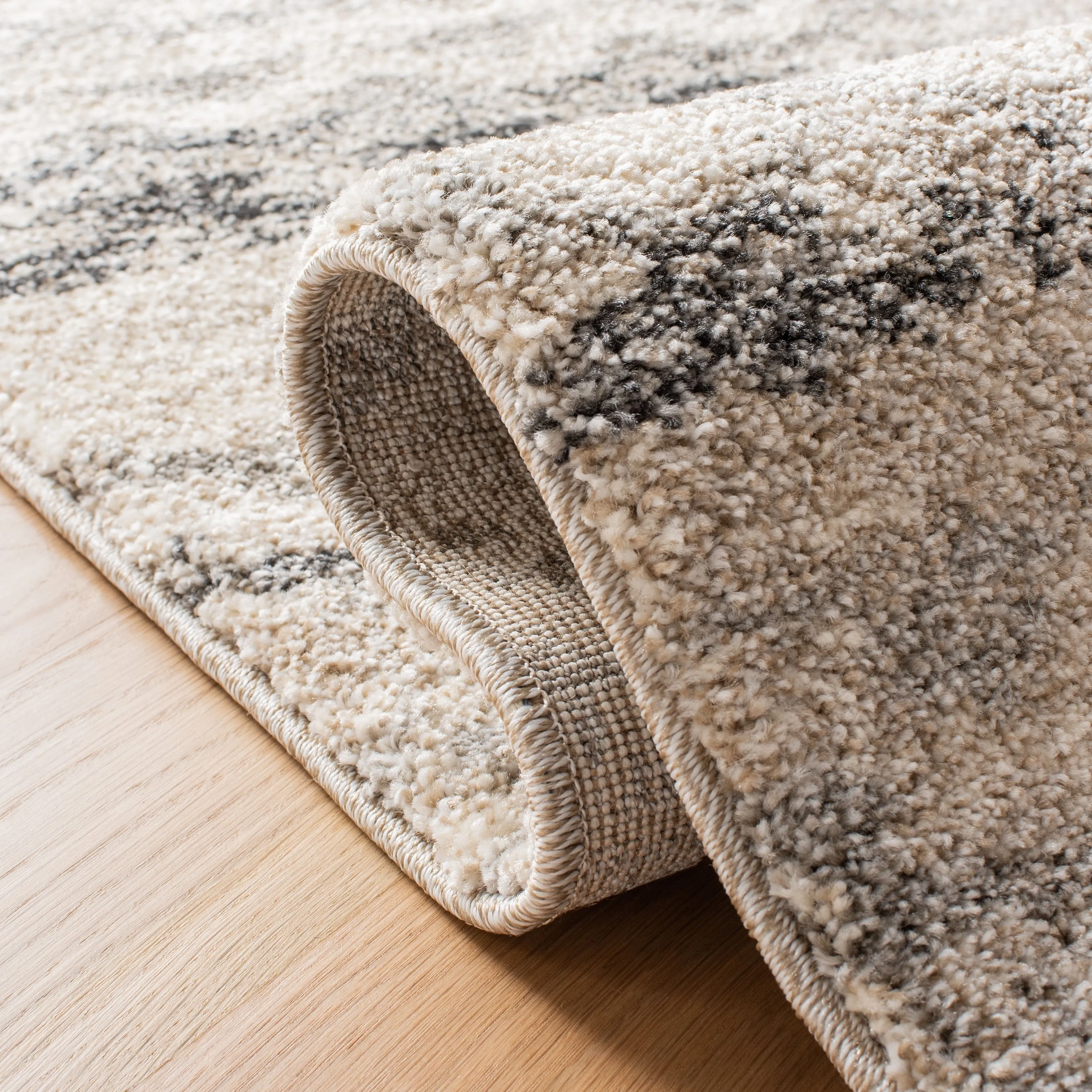 SAFAVIEH Retro Dulcie Modern Abstract Distressed Rug
