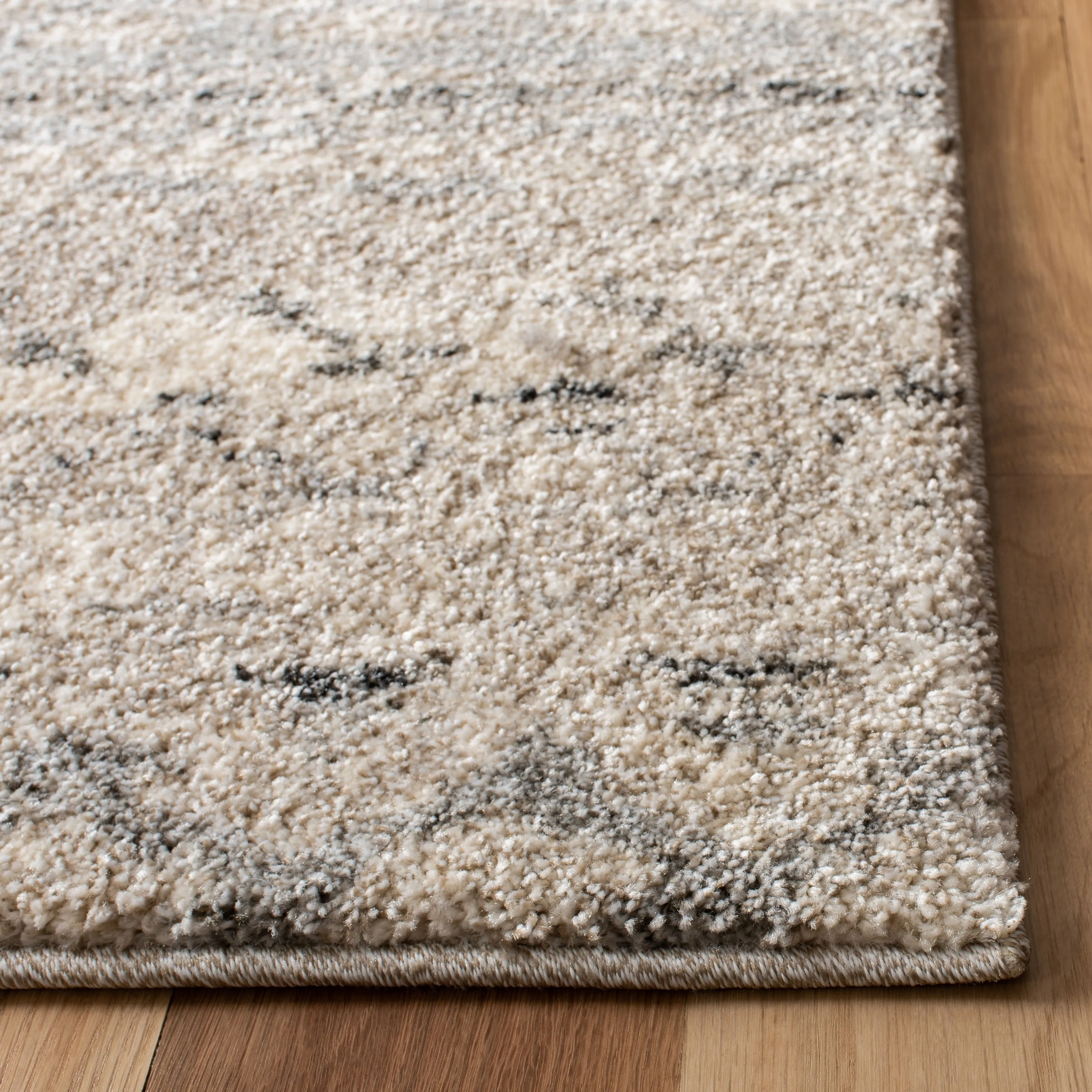 SAFAVIEH Retro Dulcie Modern Abstract Distressed Rug