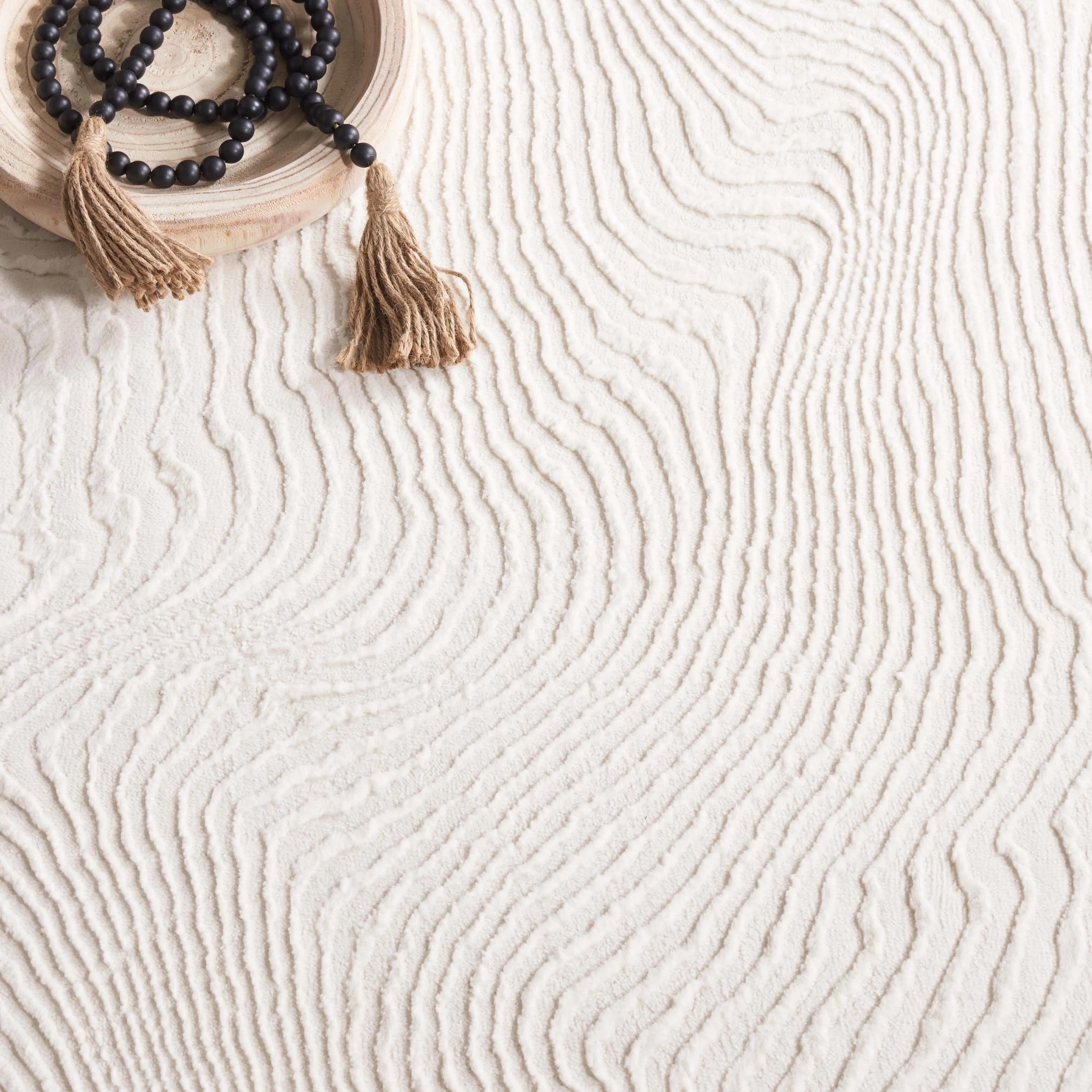 SAFAVIEH Revive Almyra Transitional Rug