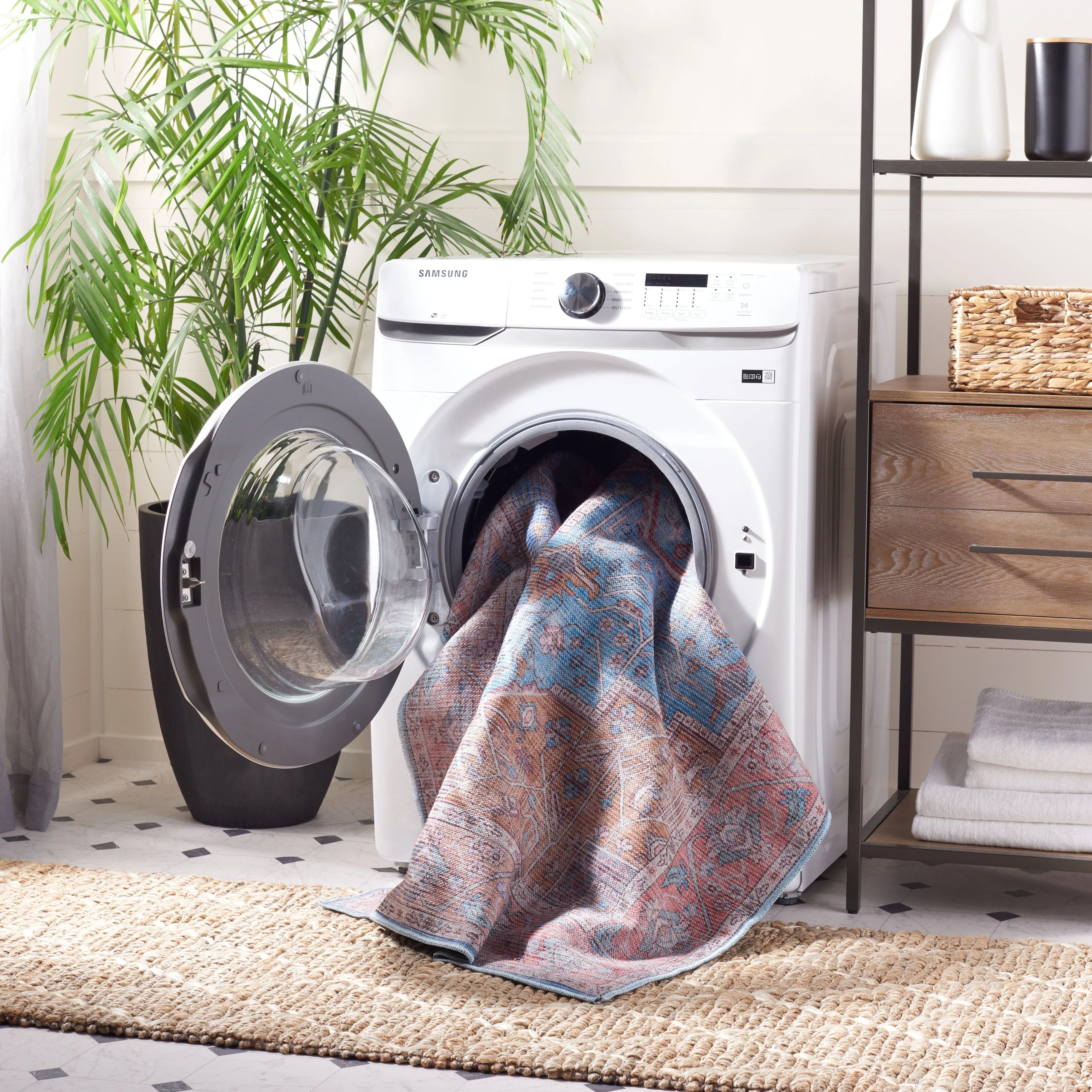 SAFAVIEH Serapi Machine Washable Yumika Medallion Mena Rug