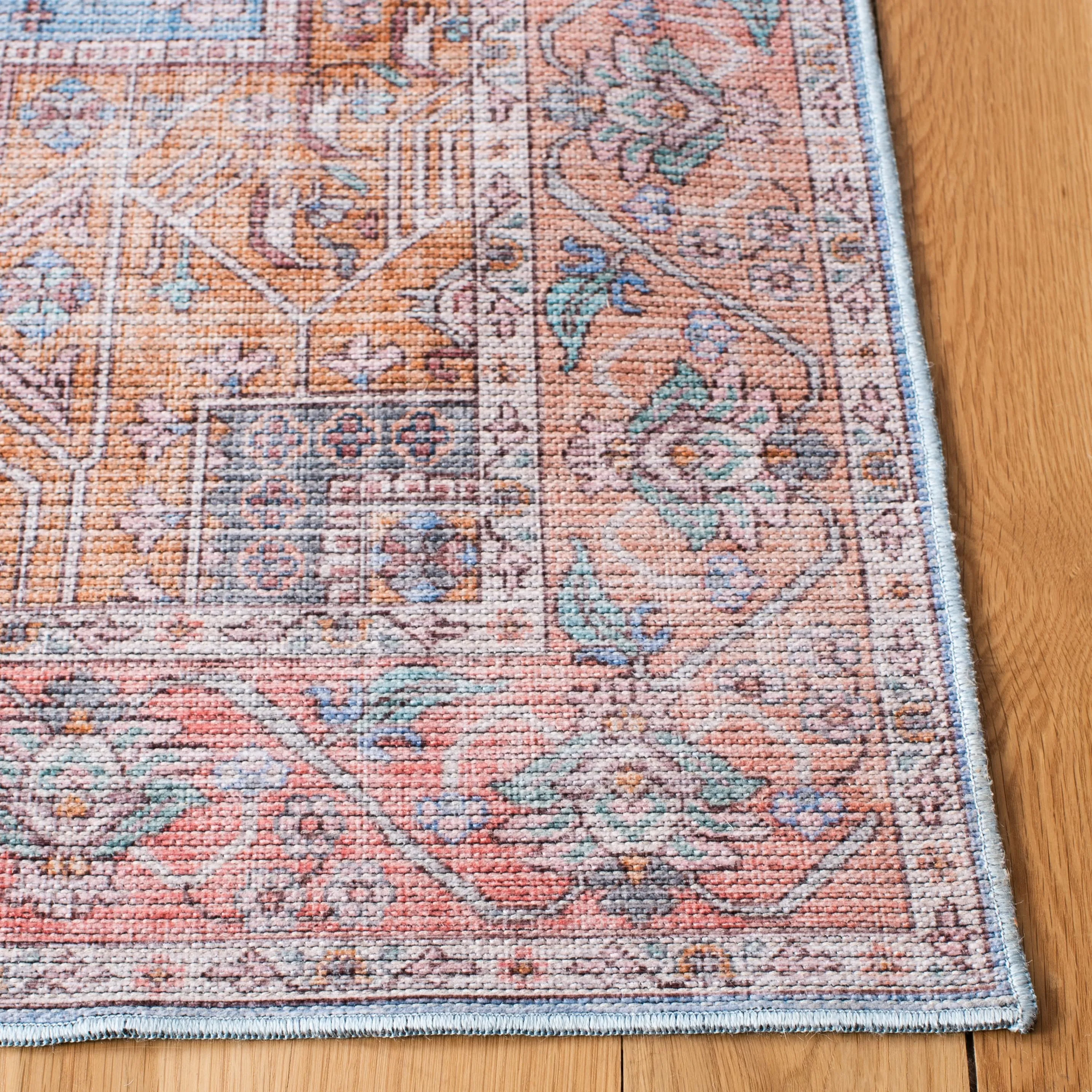 SAFAVIEH Serapi Machine Washable Yumika Medallion Mena Rug