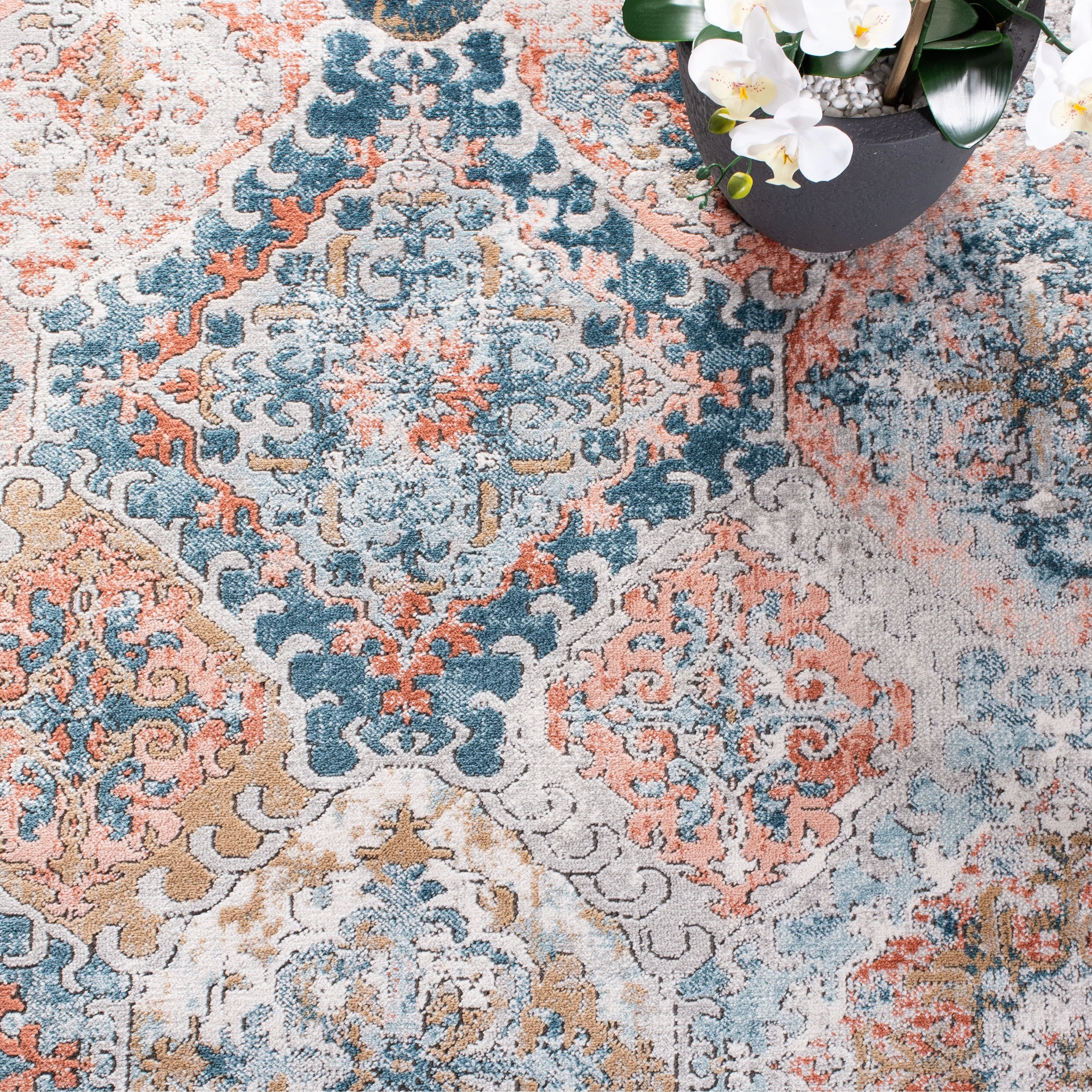 SAFAVIEH Shivan Hessie Boho Rug