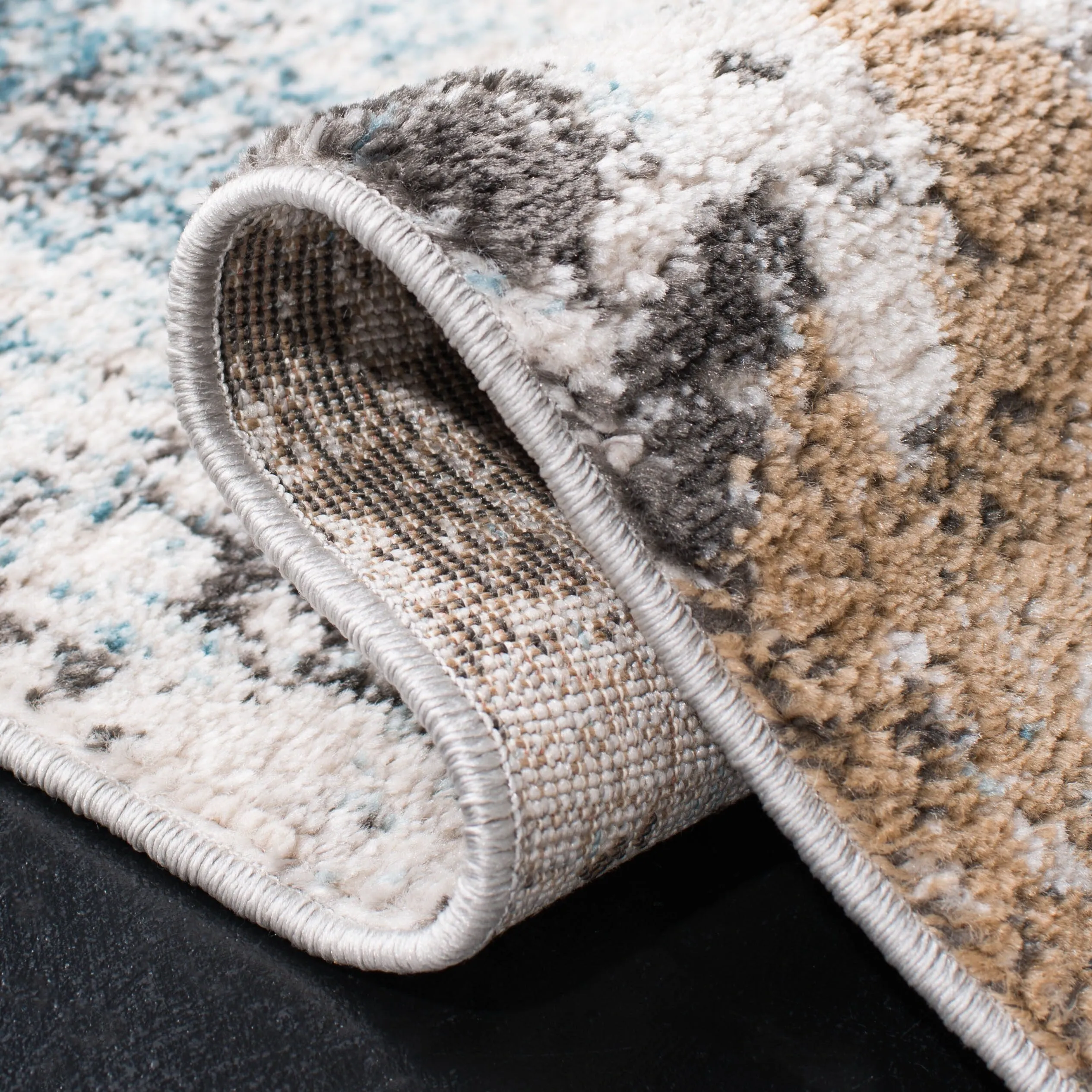 SAFAVIEH Shivan Lauretta Abstract Rug