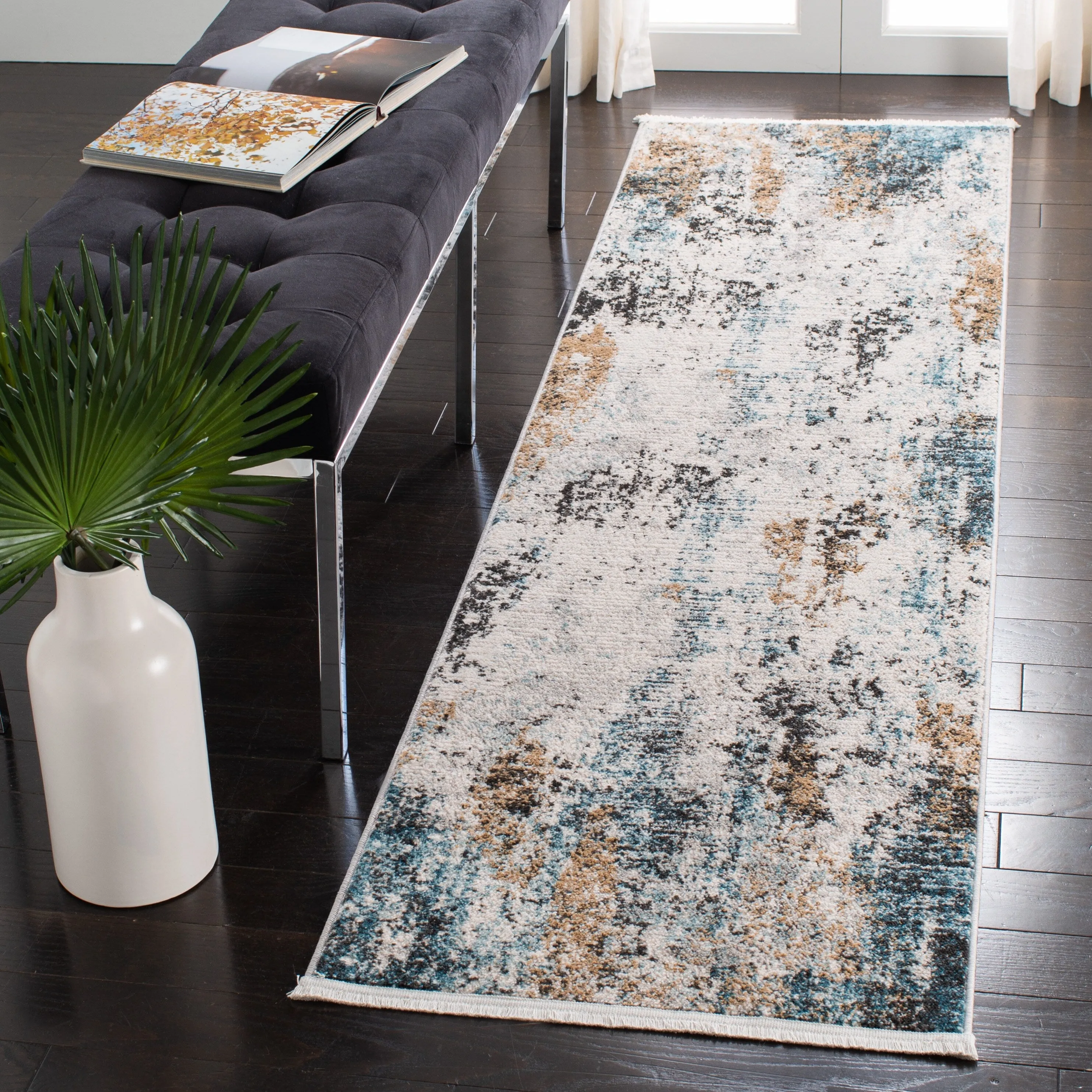 SAFAVIEH Shivan Lauretta Abstract Rug
