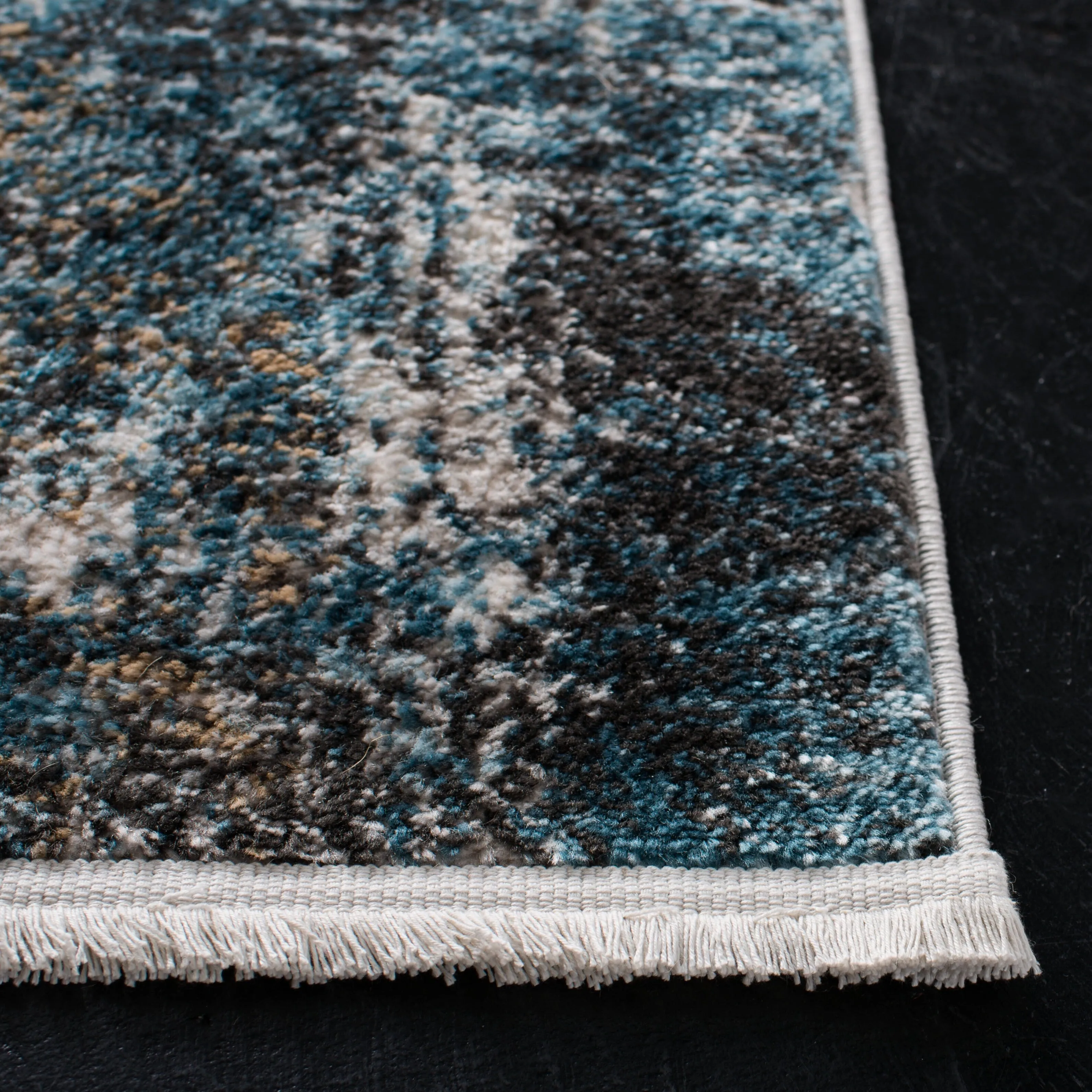 SAFAVIEH Shivan Lauretta Abstract Rug