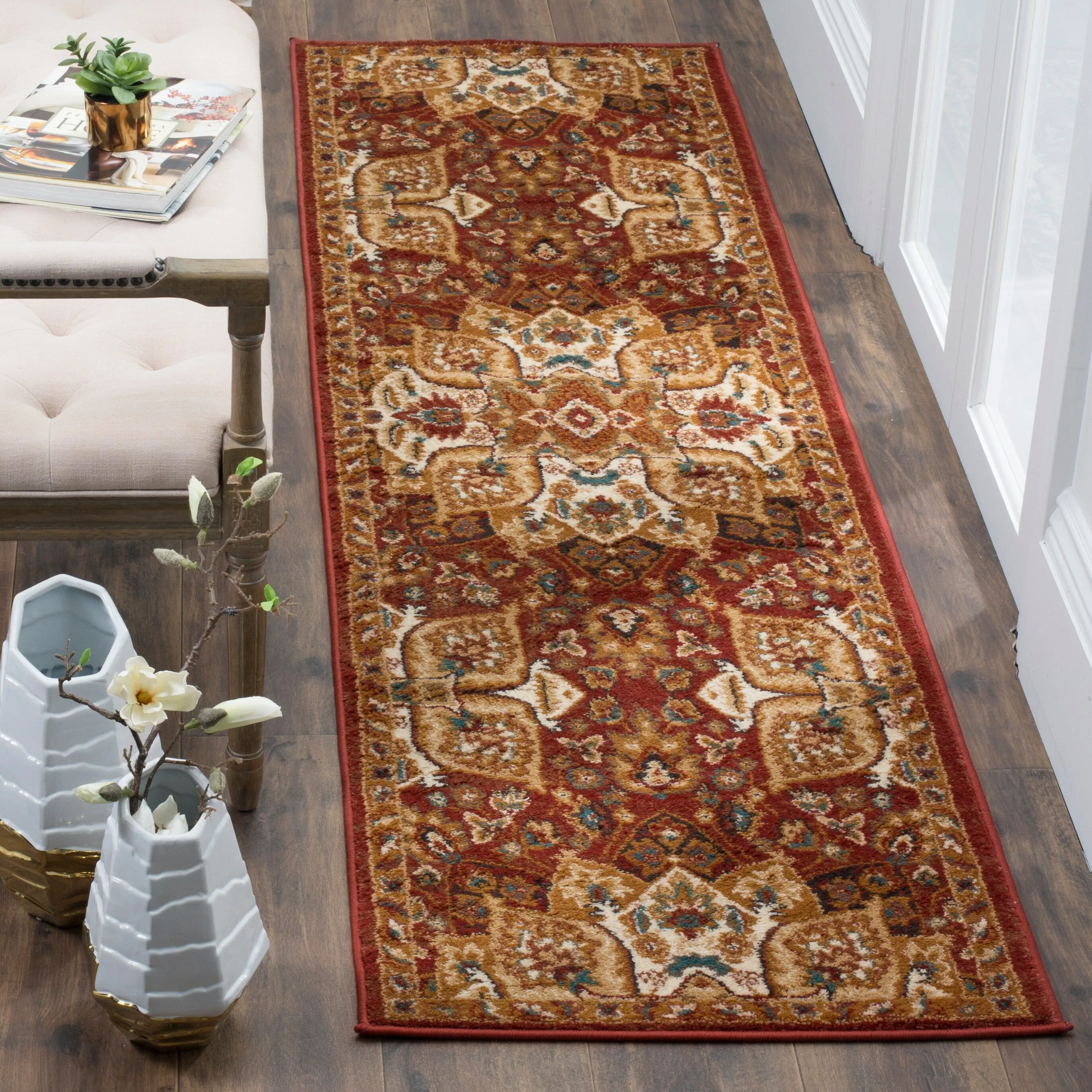 SAFAVIEH Summit Soini Traditional Oriental Rug