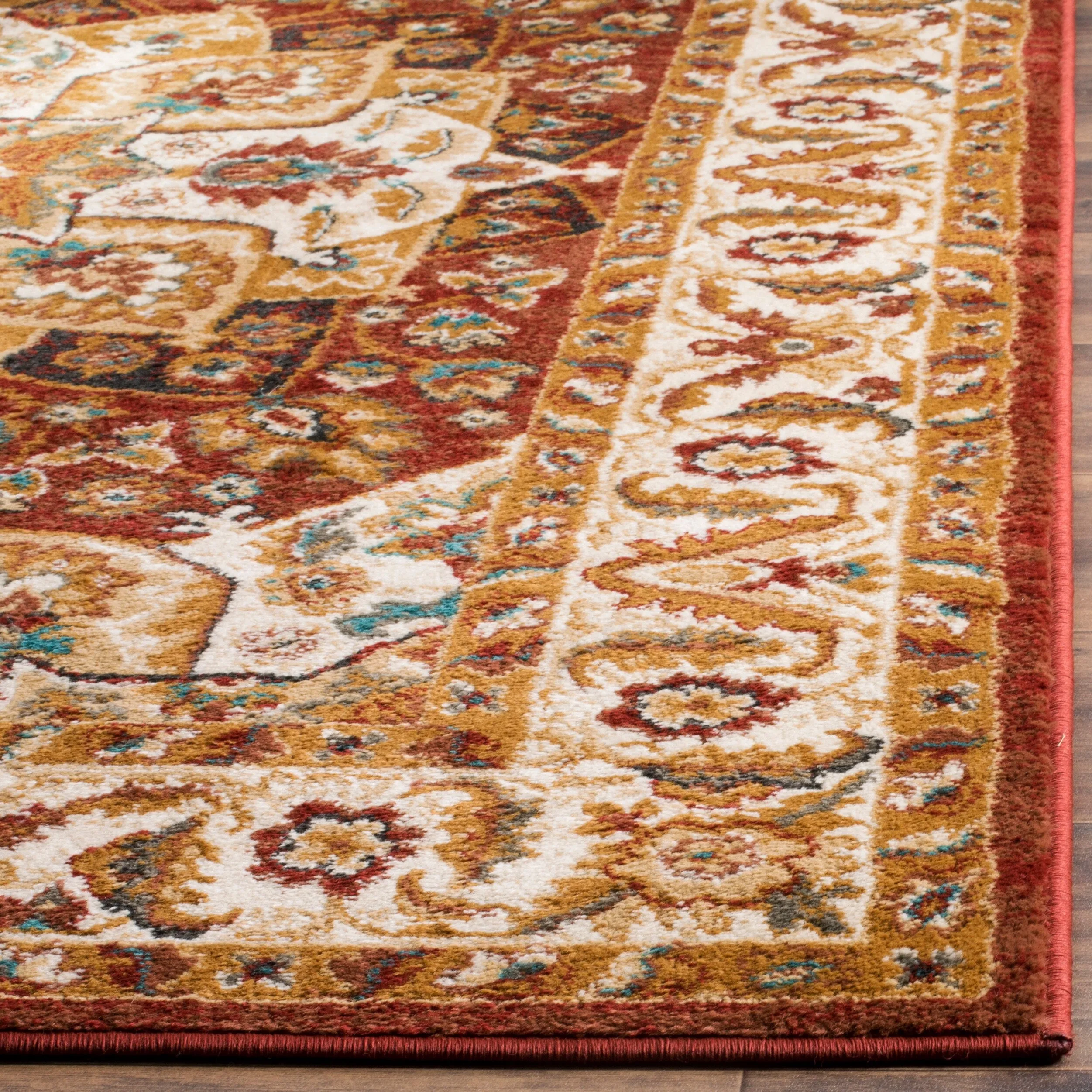 SAFAVIEH Summit Soini Traditional Oriental Rug