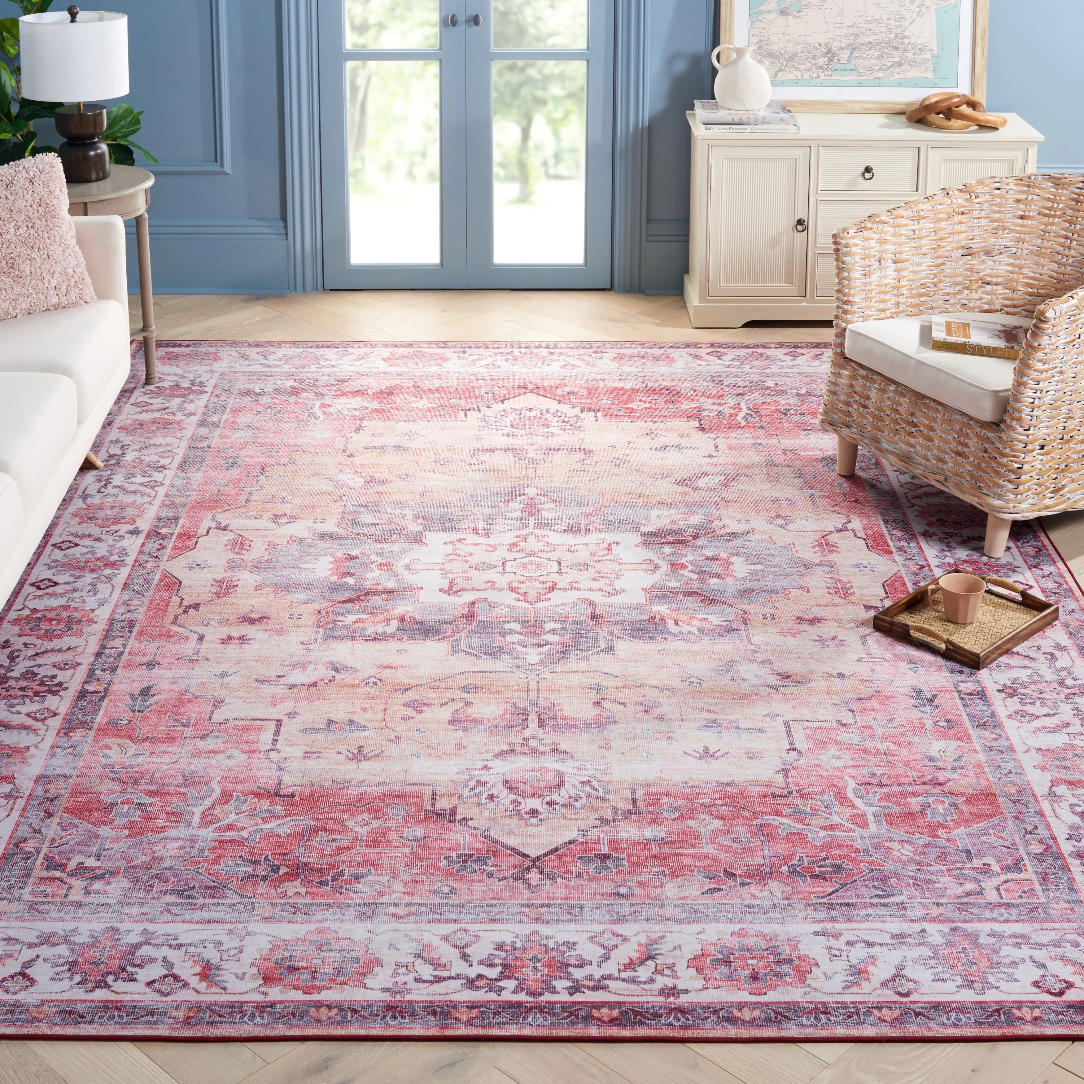 SAFAVIEH Tucson Machine Washable Slip Resistant Celina Traditional Rug