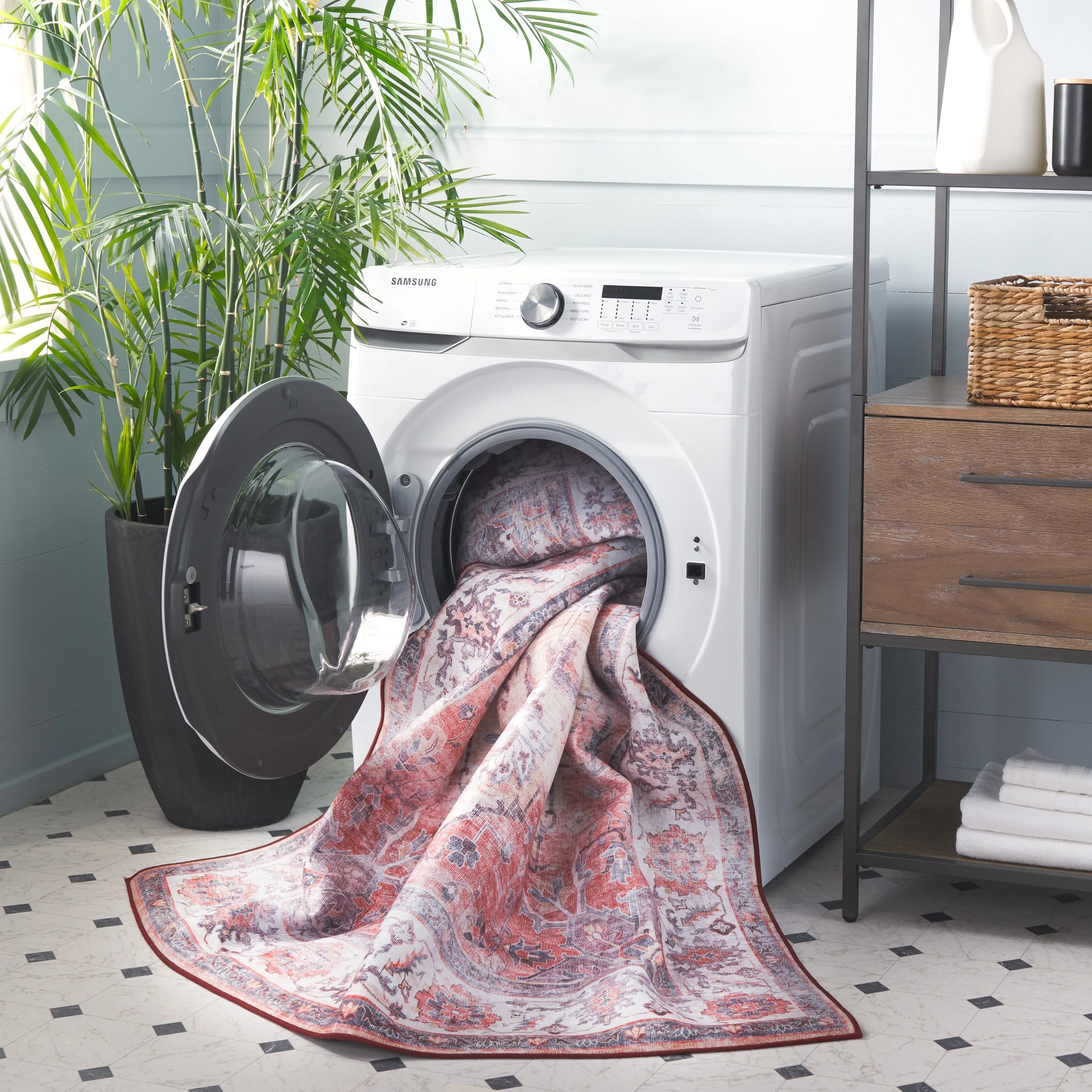 SAFAVIEH Tucson Machine Washable Slip Resistant Celina Traditional Rug