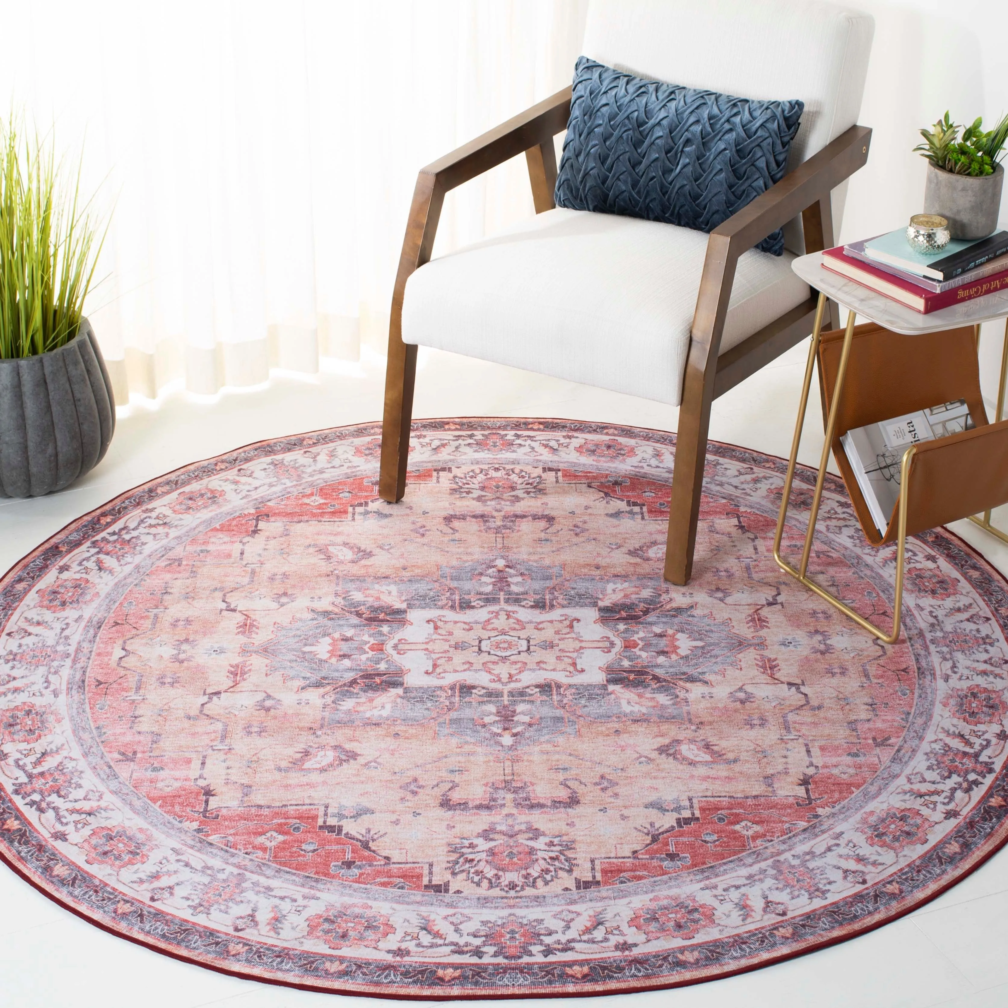 SAFAVIEH Tucson Machine Washable Slip Resistant Celina Traditional Rug