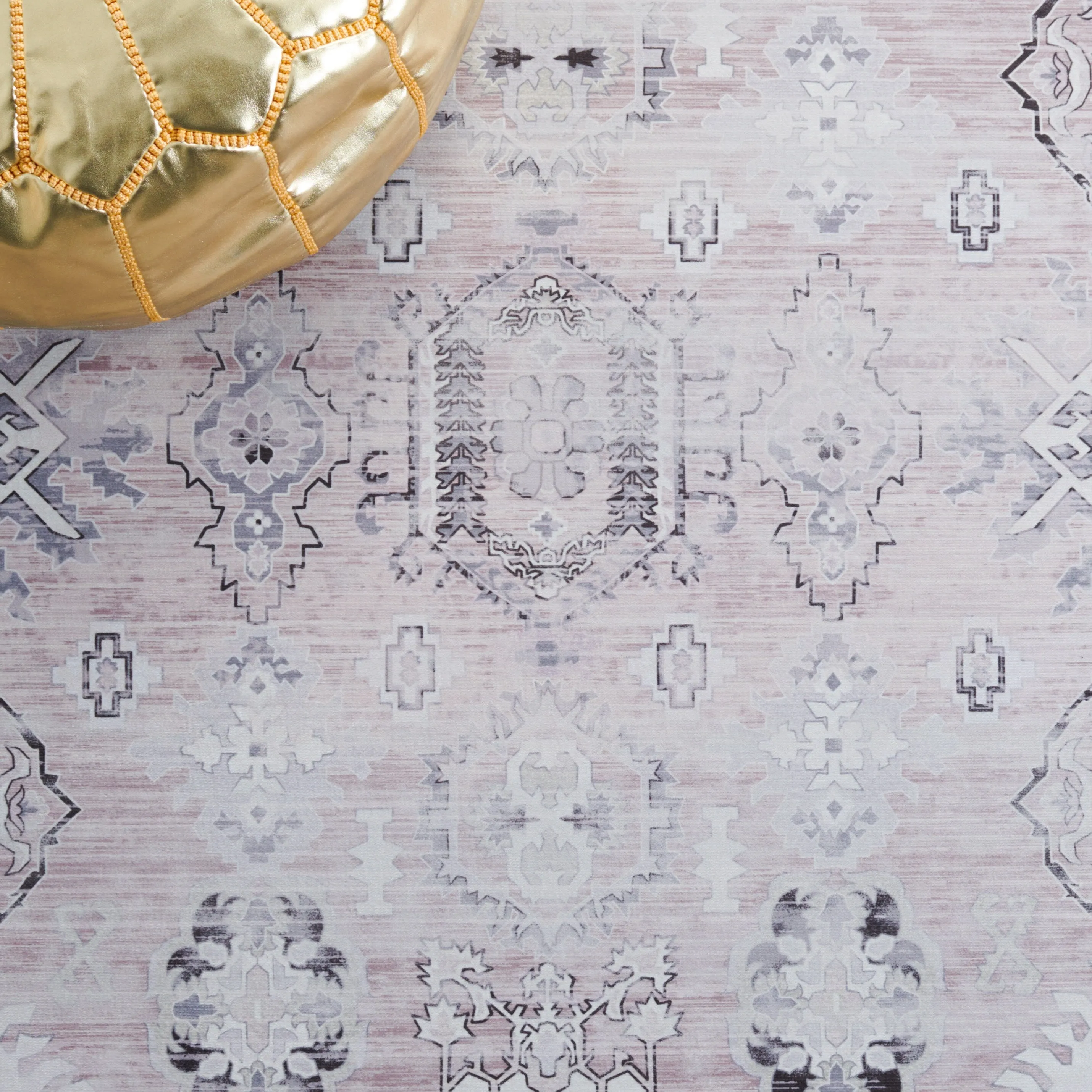 SAFAVIEH Tucson Machine Washable Slip Resistant Dorcas Oriental Medallion