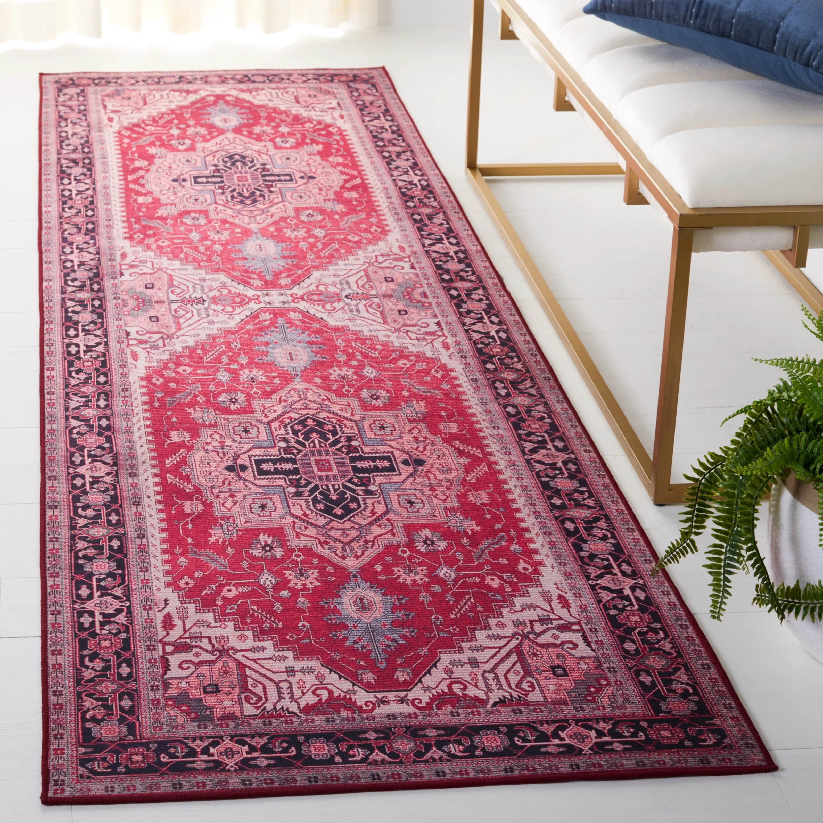 SAFAVIEH Tucson Machine Washable Slip Resistant Emmer Traditional Rug