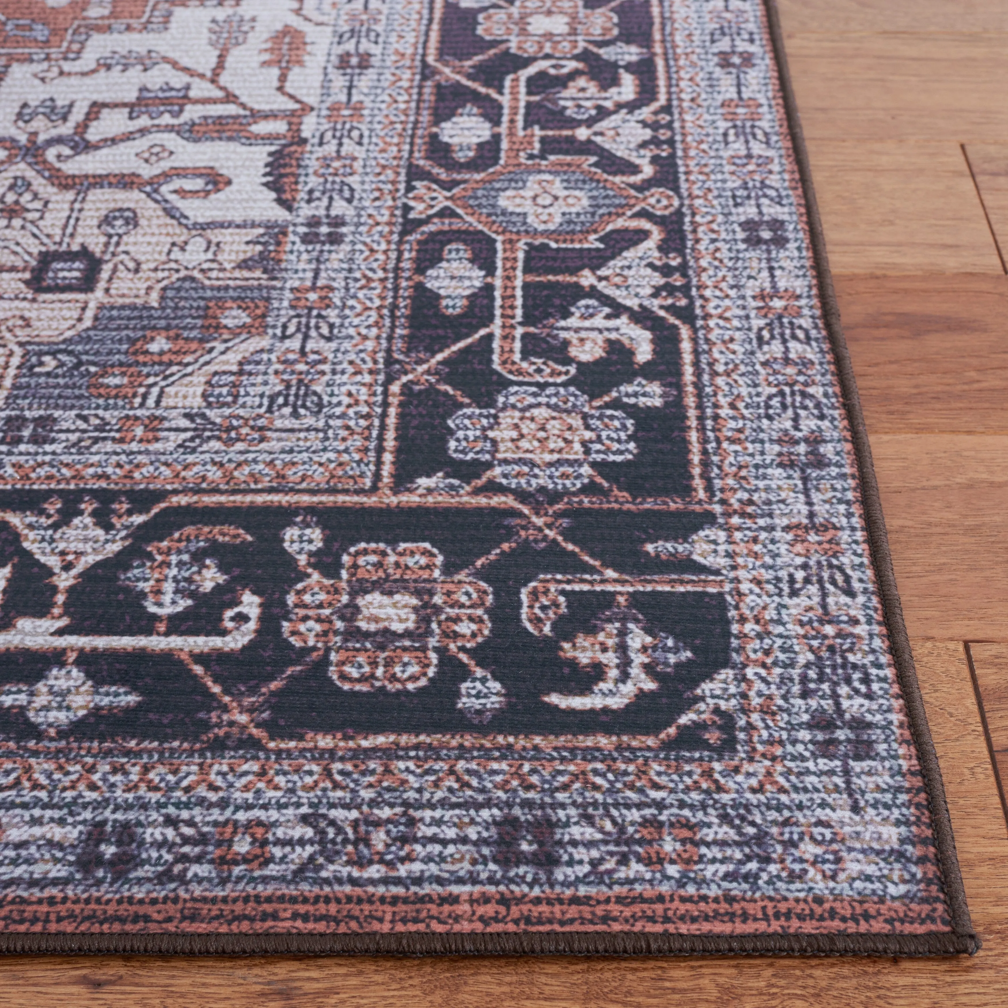 SAFAVIEH Tucson Machine Washable Slip Resistant Emmer Traditional Rug