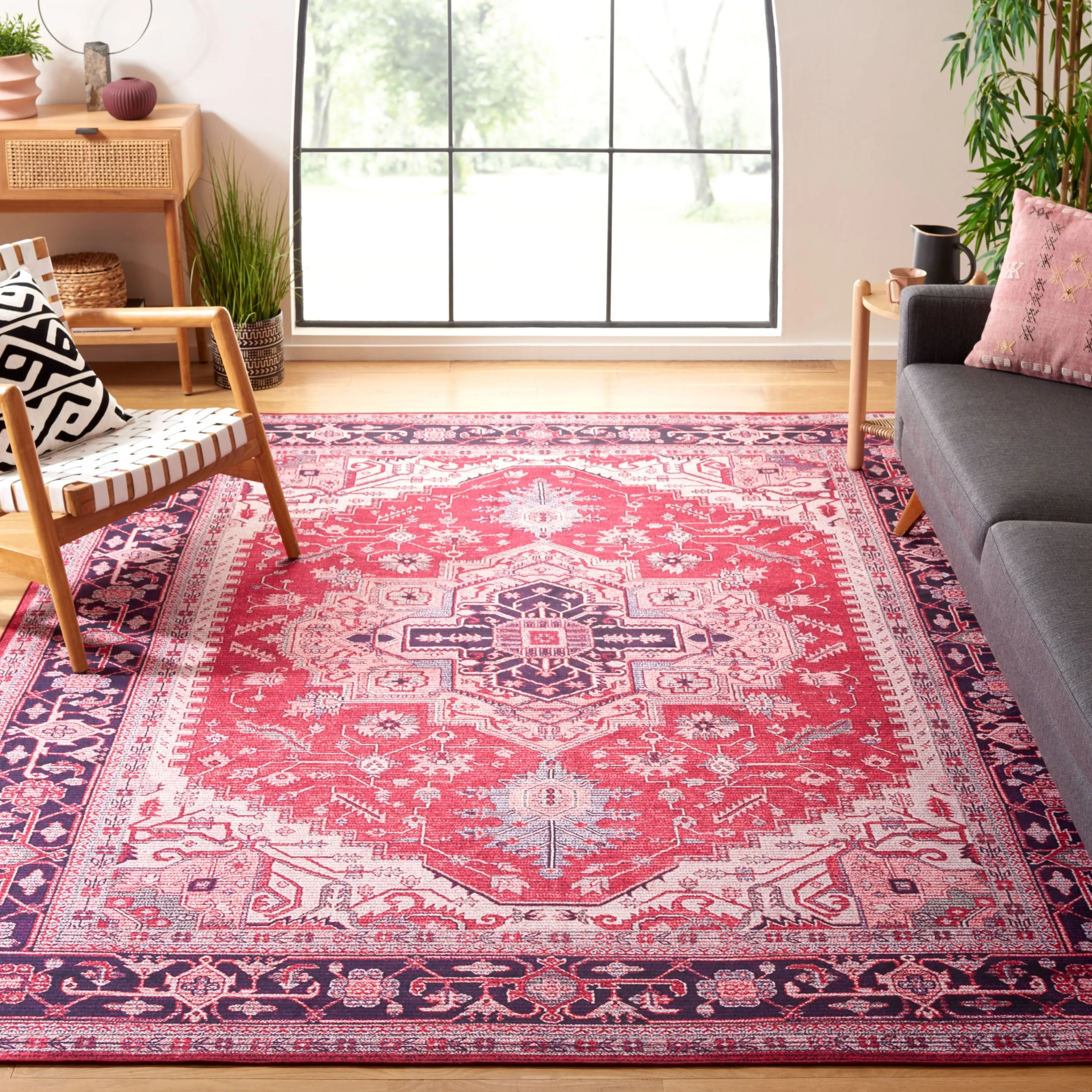 SAFAVIEH Tucson Machine Washable Slip Resistant Emmer Traditional Rug