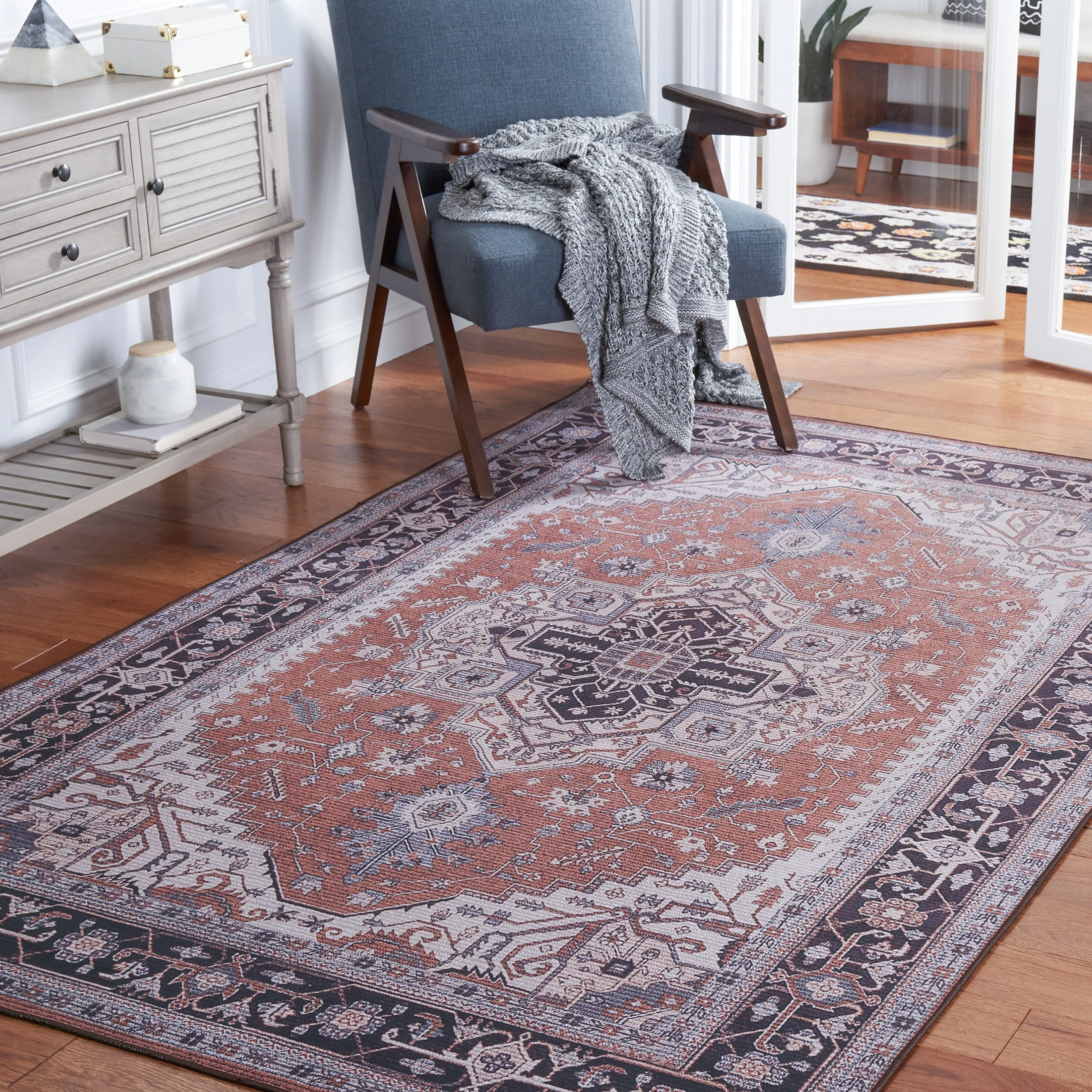 SAFAVIEH Tucson Machine Washable Slip Resistant Emmer Traditional Rug