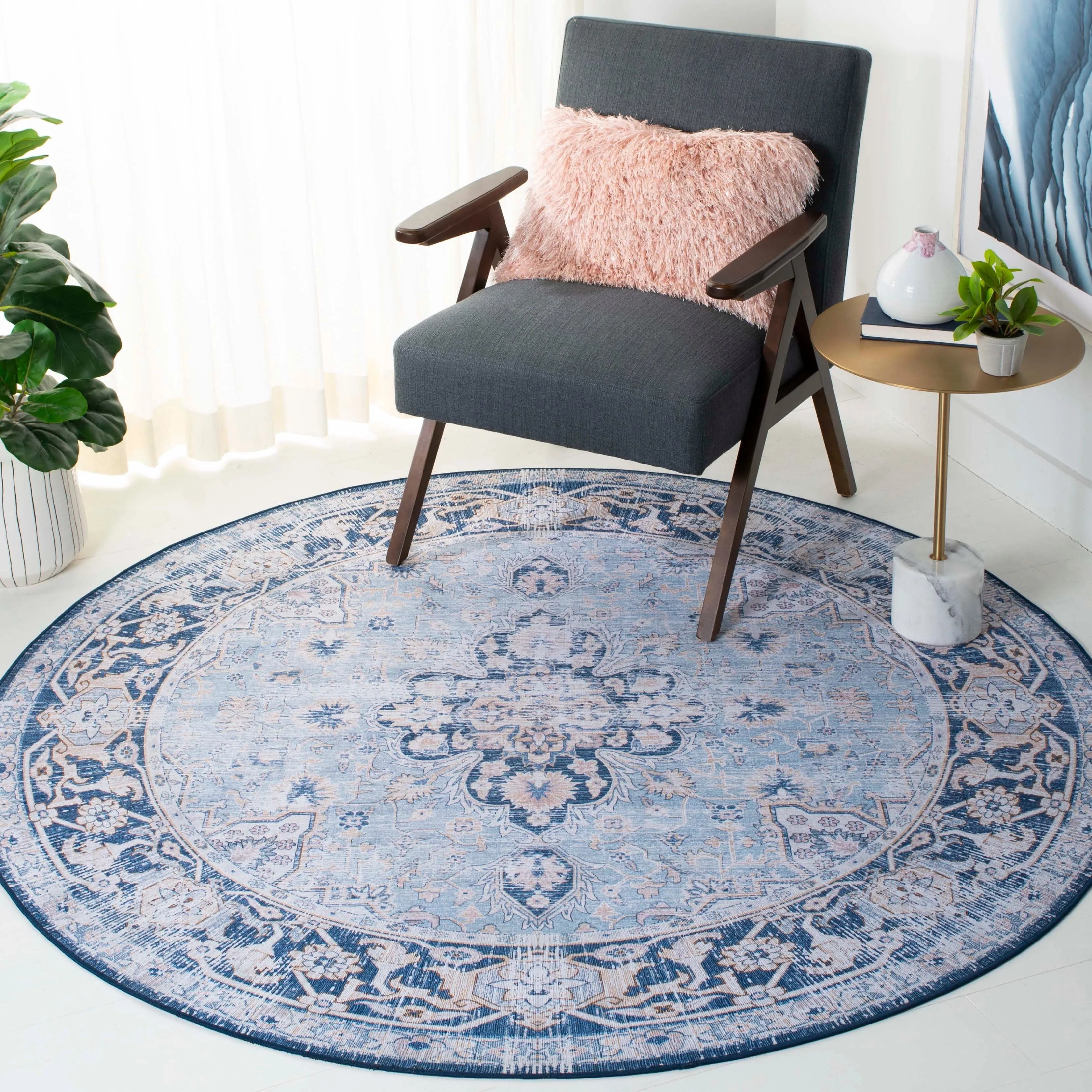 SAFAVIEH Tucson Machine Washable Slip Resistant Emmie Traditional Rug