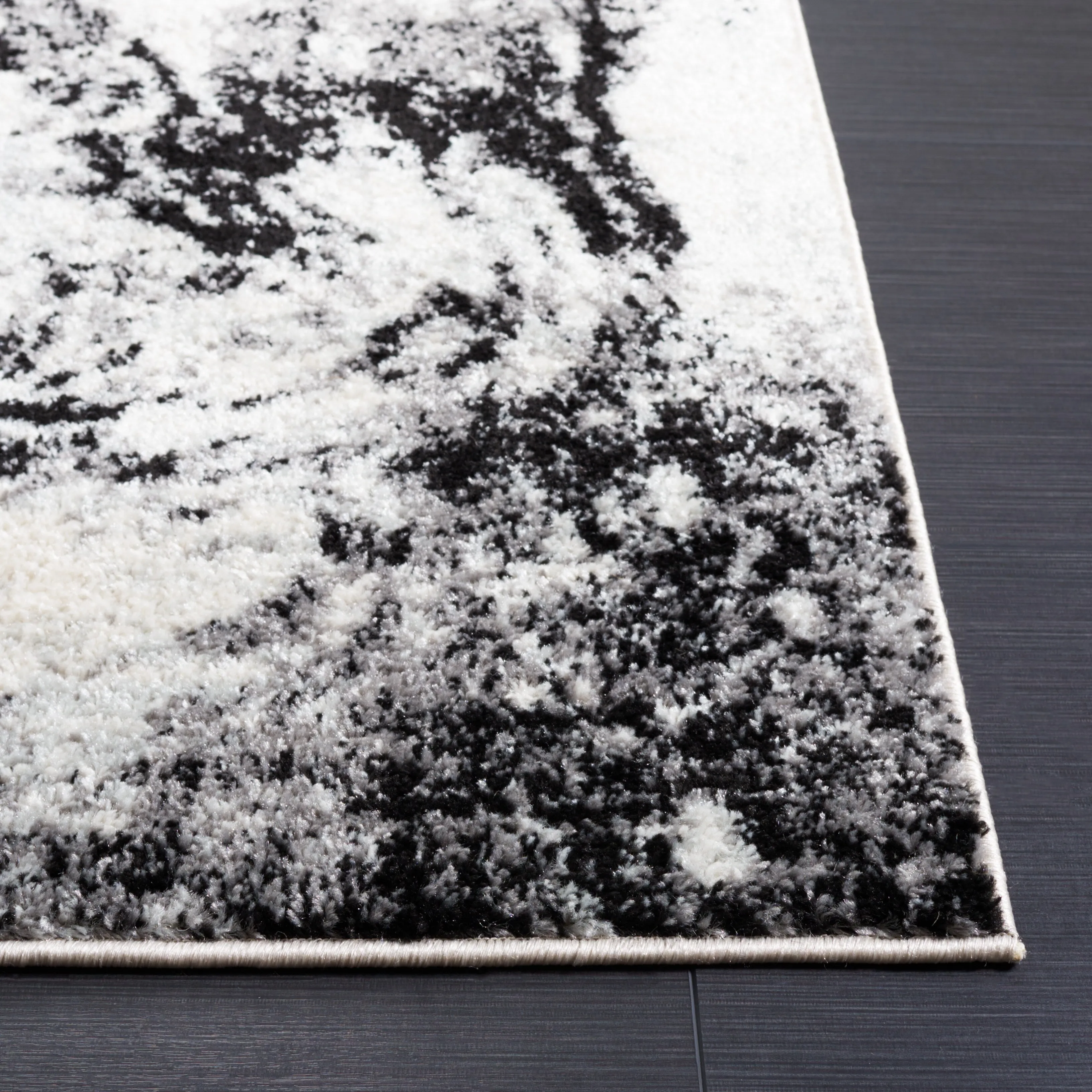 SAFAVIEH Tulum Erblina Bohemian & Eclectic Rug