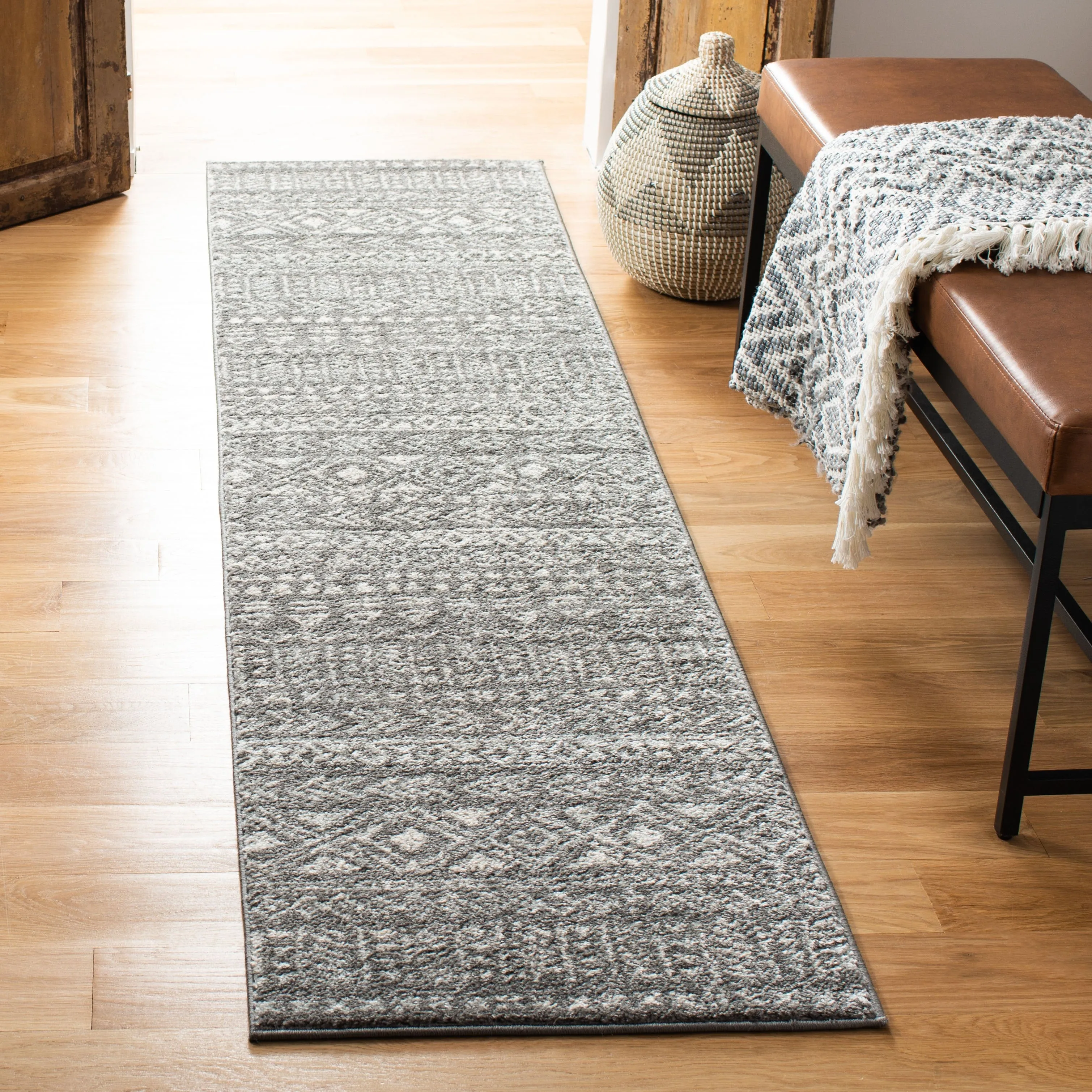 SAFAVIEH Tulum Sophronia Moroccan Boho Rug