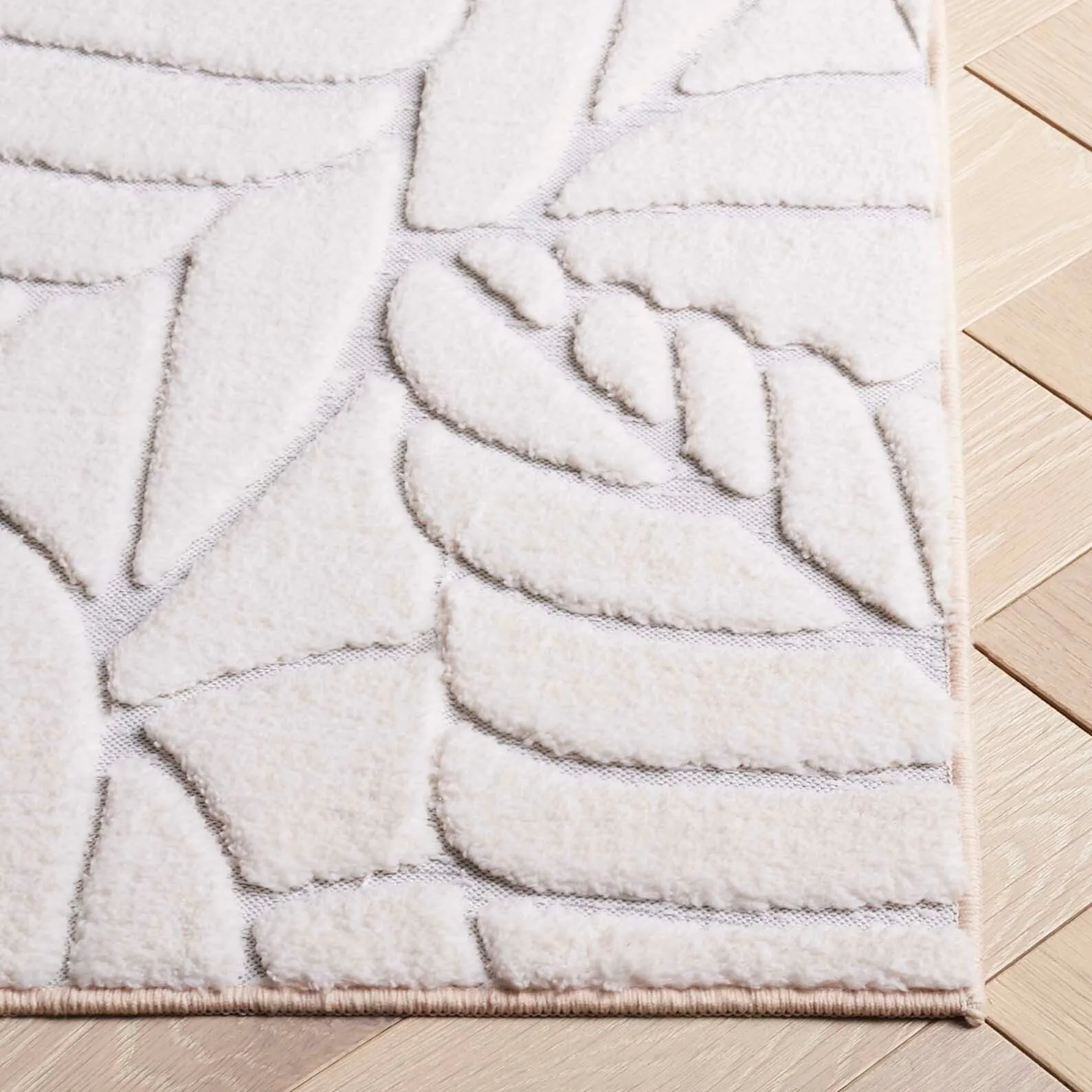 SAFAVIEH Versailles Susanna Traditional Rug