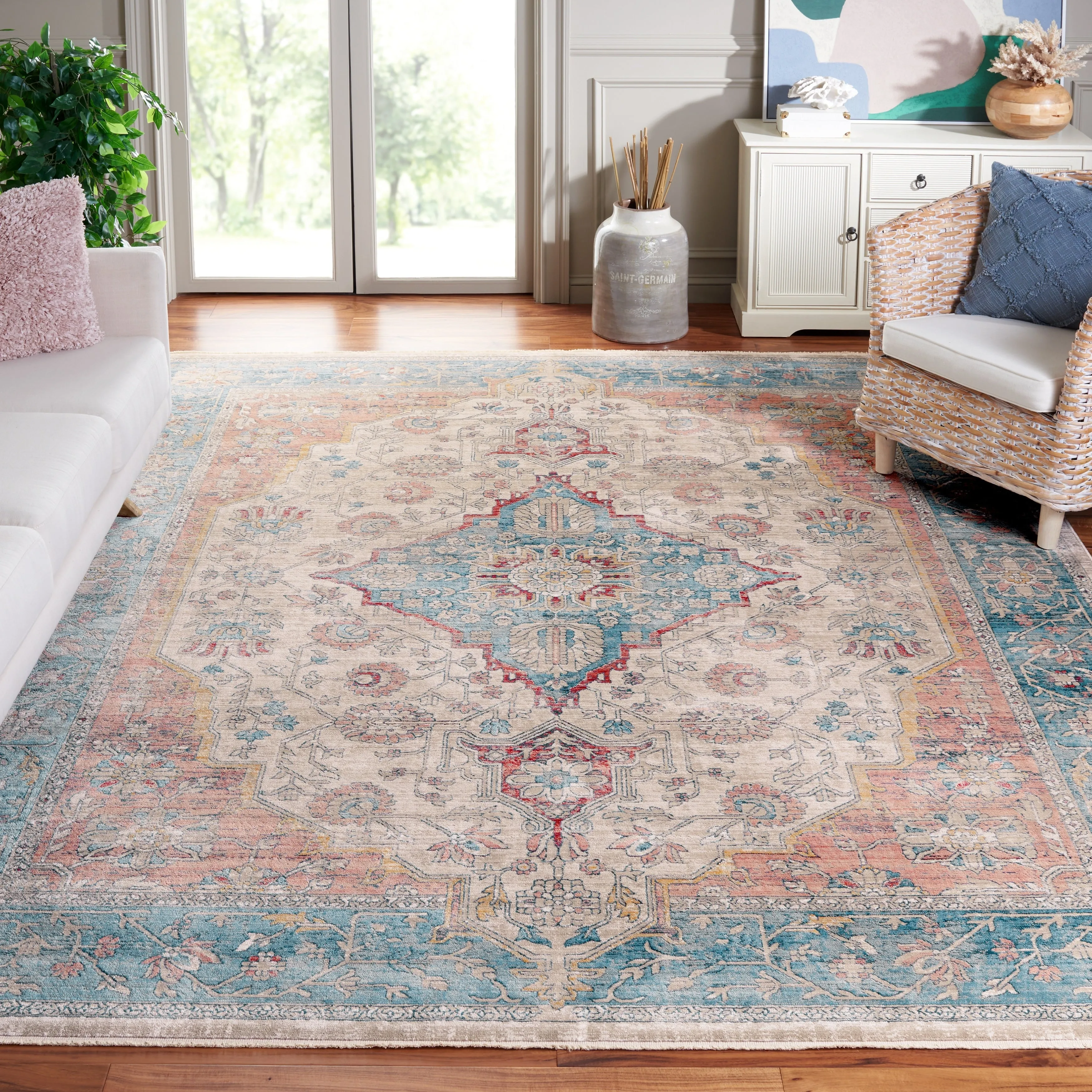 SAFAVIEH Victoria Pattie Traditional Oriental Rug