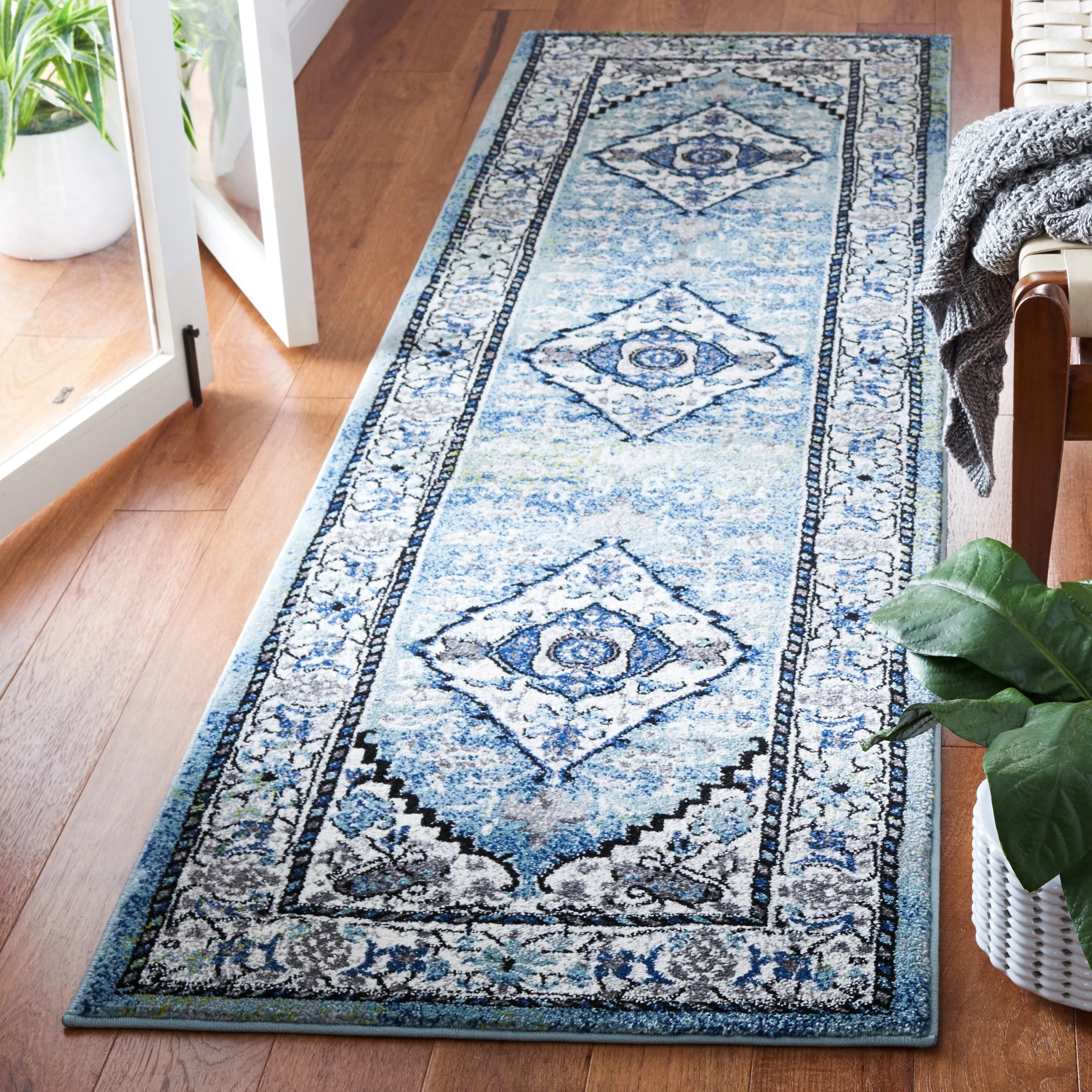 SAFAVIEH Vintage Hamadan Polly Rug