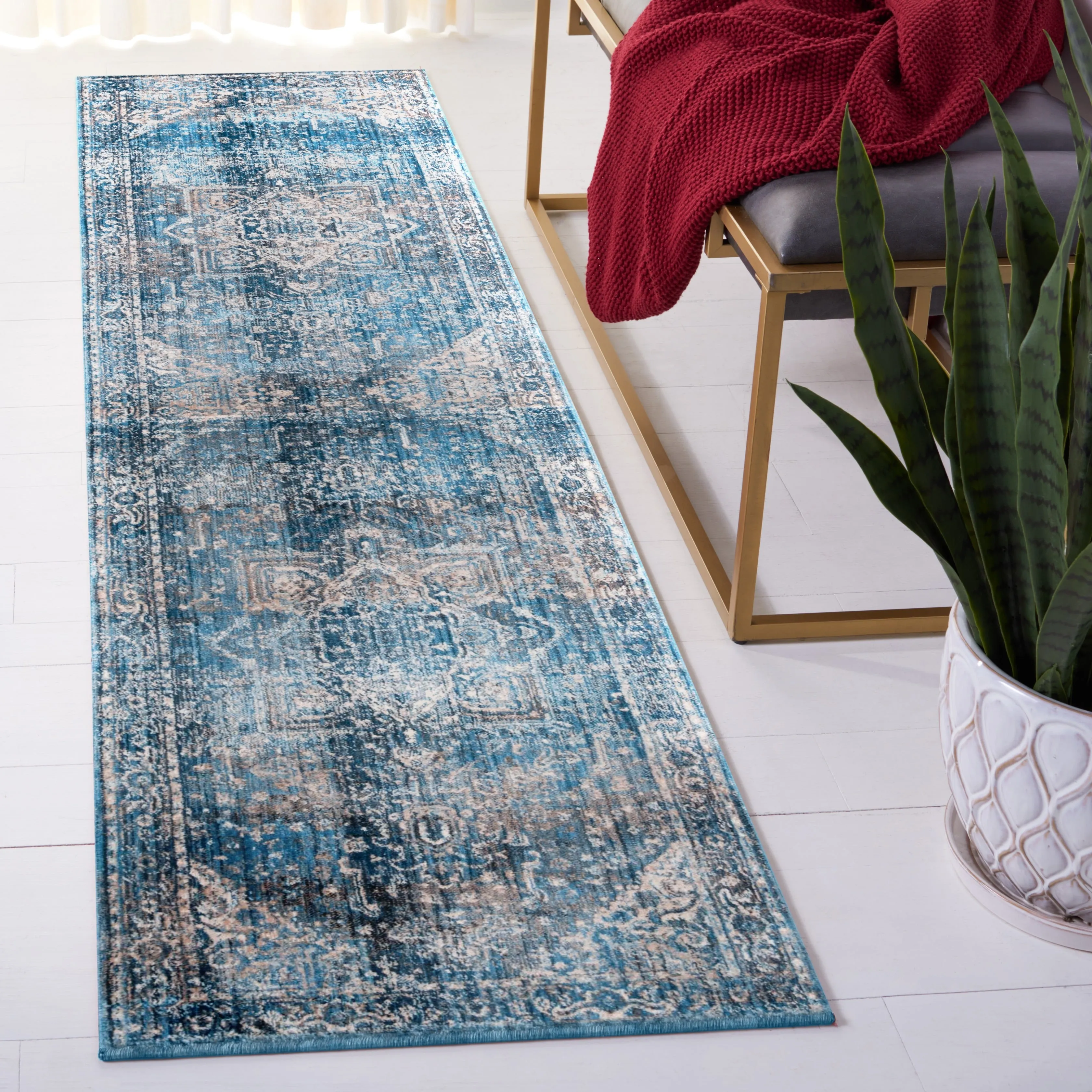 SAFAVIEH Vintage Persian Gertrude Oriental Medallion Rug