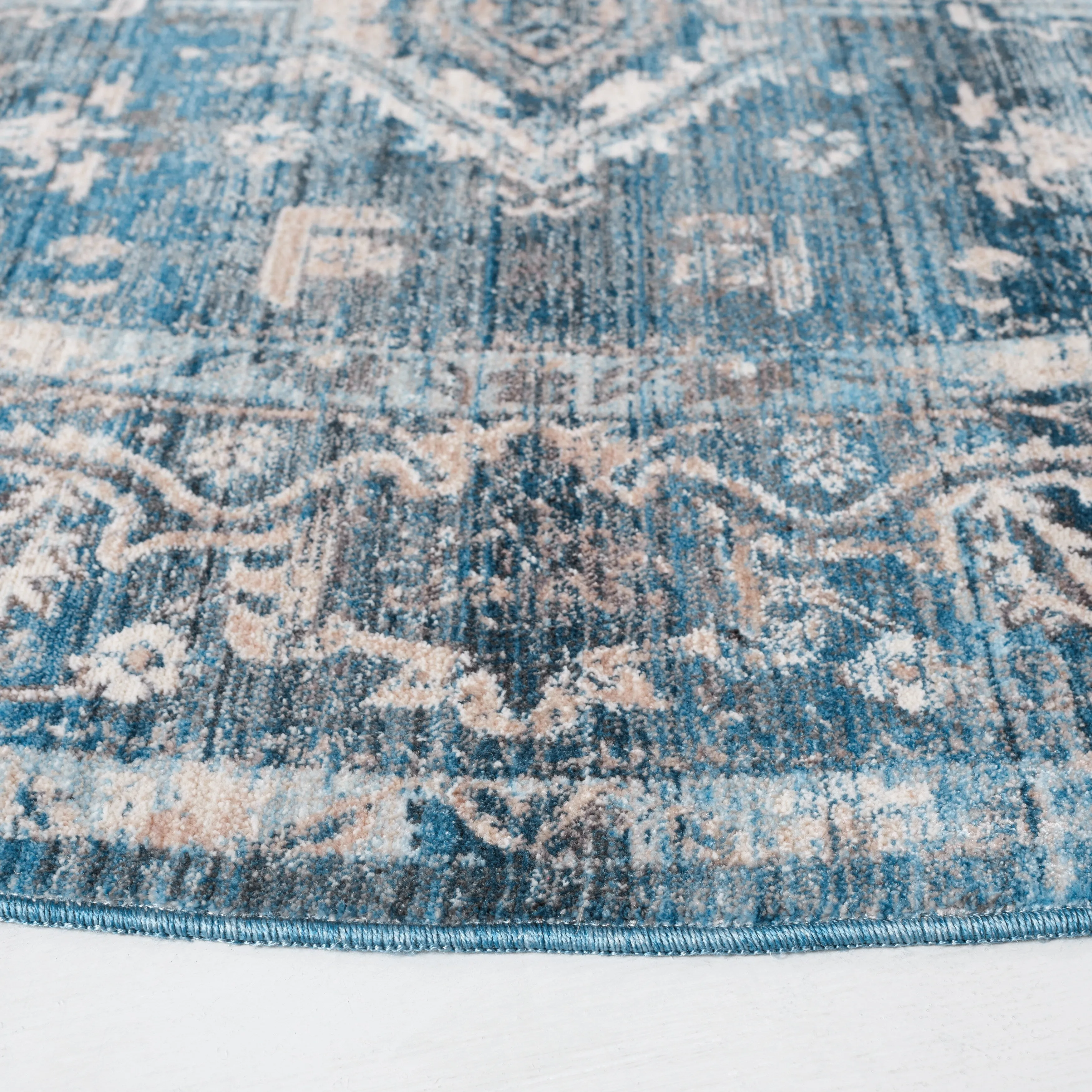 SAFAVIEH Vintage Persian Gertrude Oriental Medallion Rug