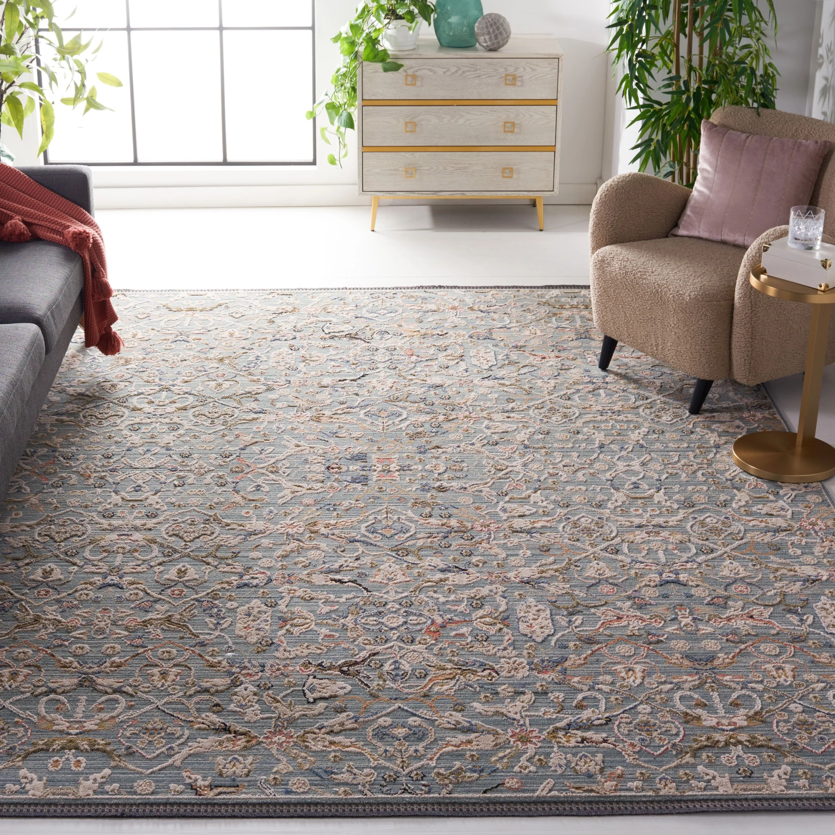SAFAVIEH Vivaldi Benilda Oriental Rug