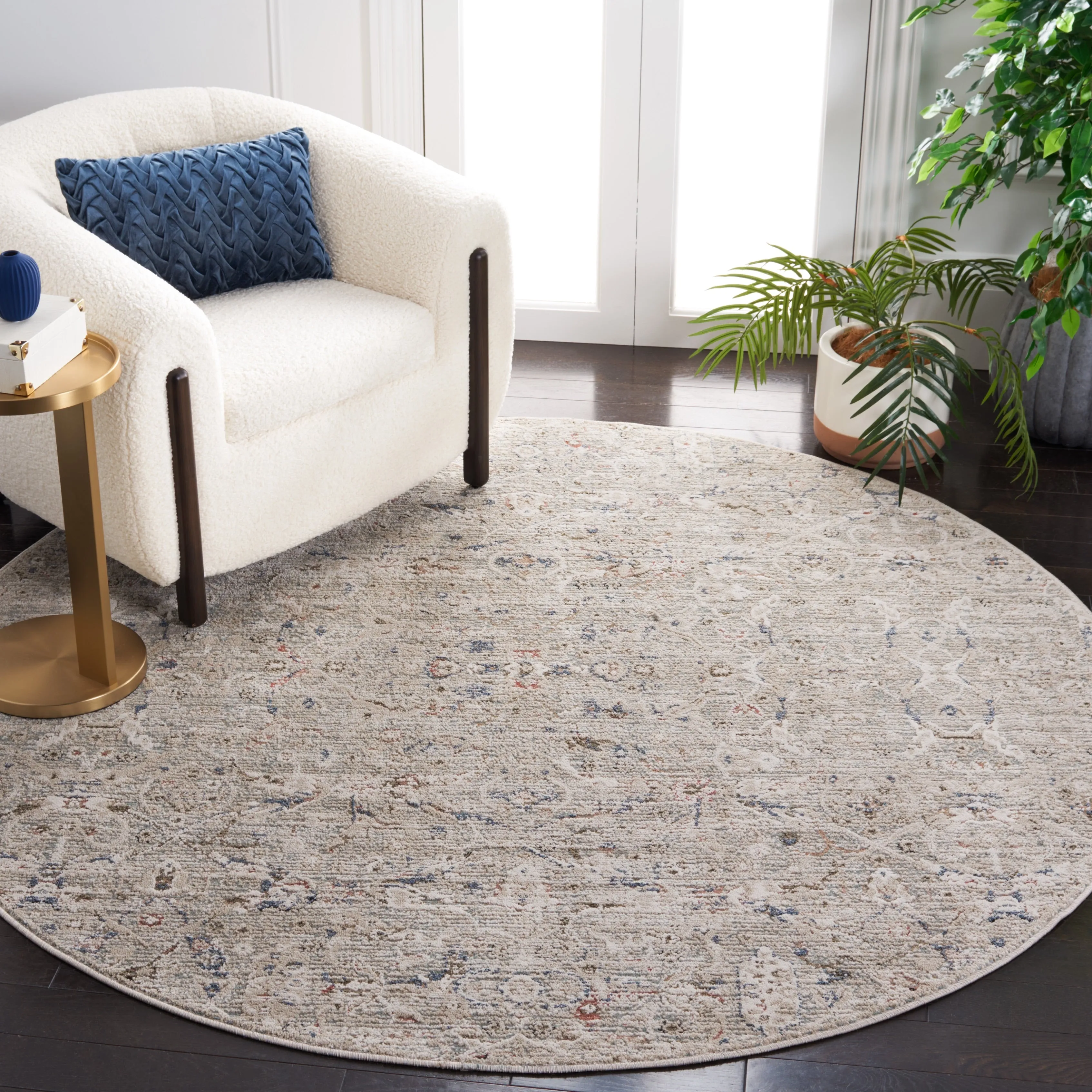 SAFAVIEH Vivaldi Benilda Oriental Rug