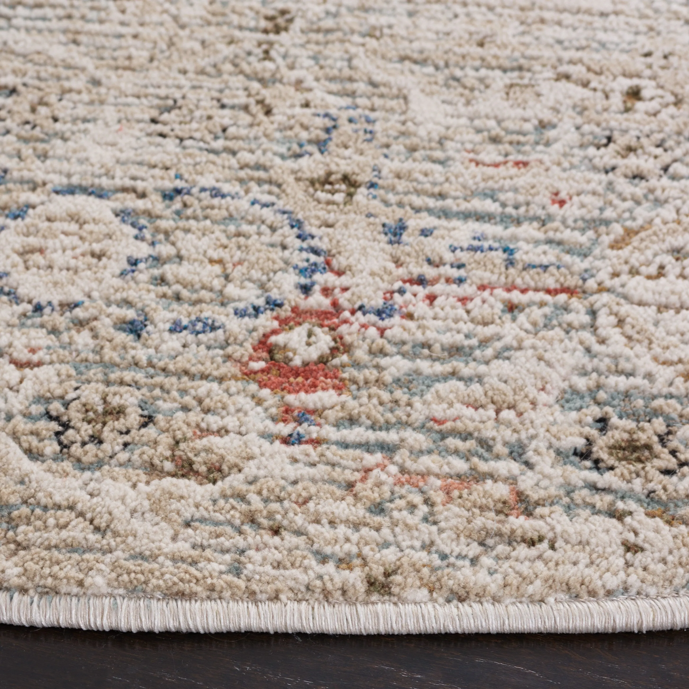 SAFAVIEH Vivaldi Benilda Oriental Rug