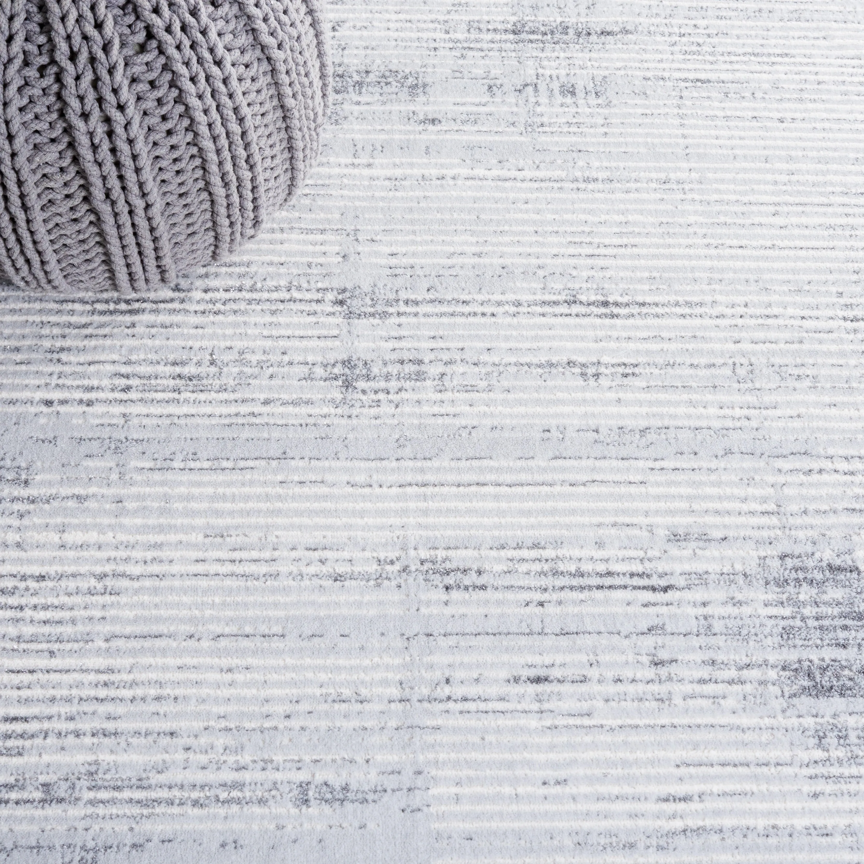 SAFAVIEH Whisper Arnhildur Modern Rug