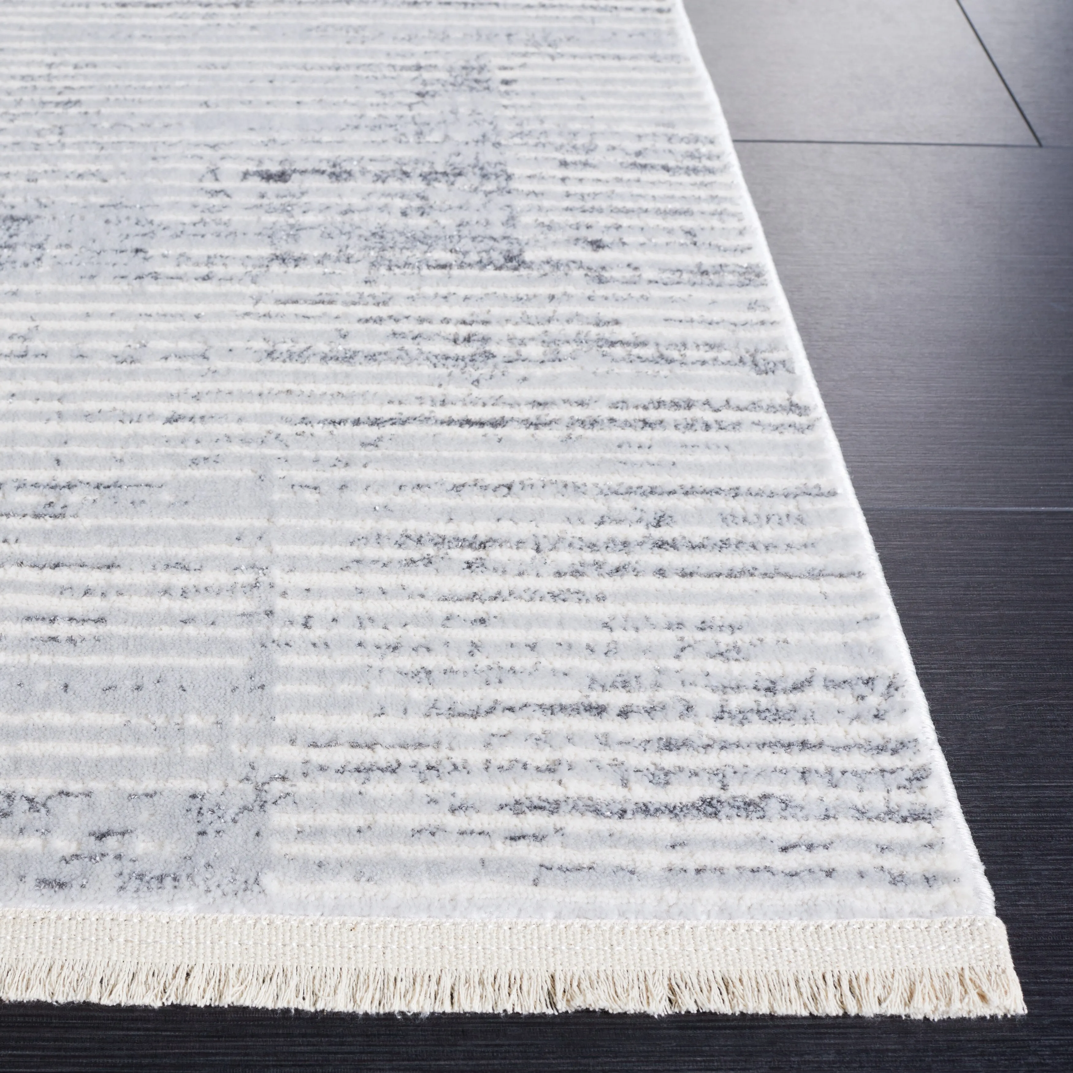 SAFAVIEH Whisper Arnhildur Modern Rug