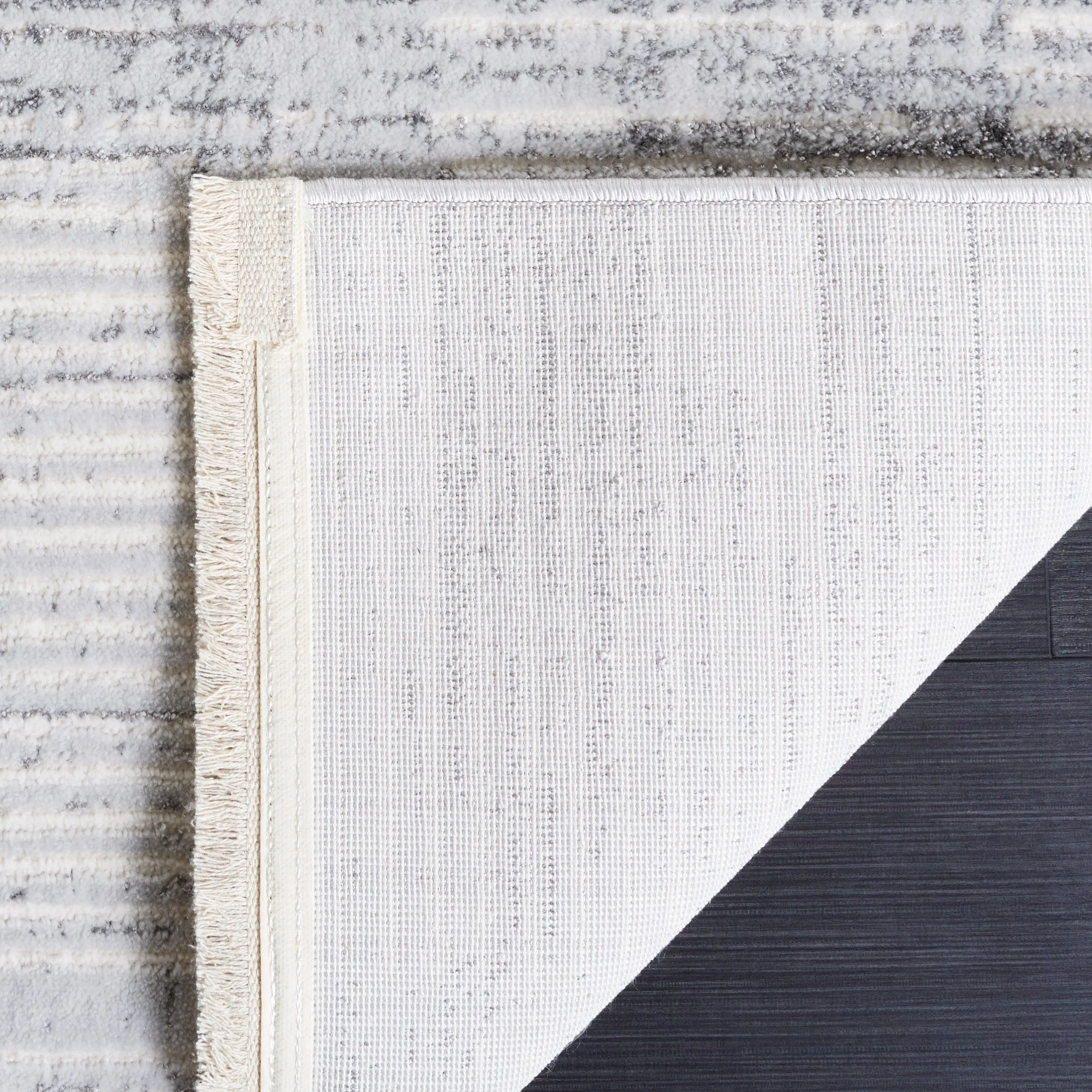 SAFAVIEH Whisper Arnhildur Modern Rug