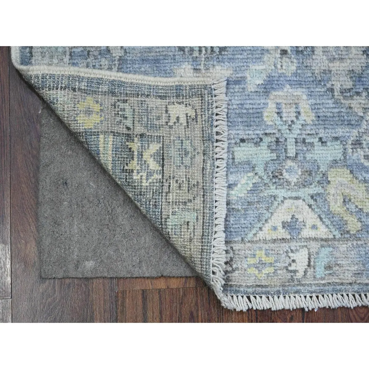 Shahbanu Rugs Oxford Gray Hand Knotted Wool Weft Afghan Oushak Veggie Dyes with Village Motifs All Over Design Mat Rug (2'x3'1)
