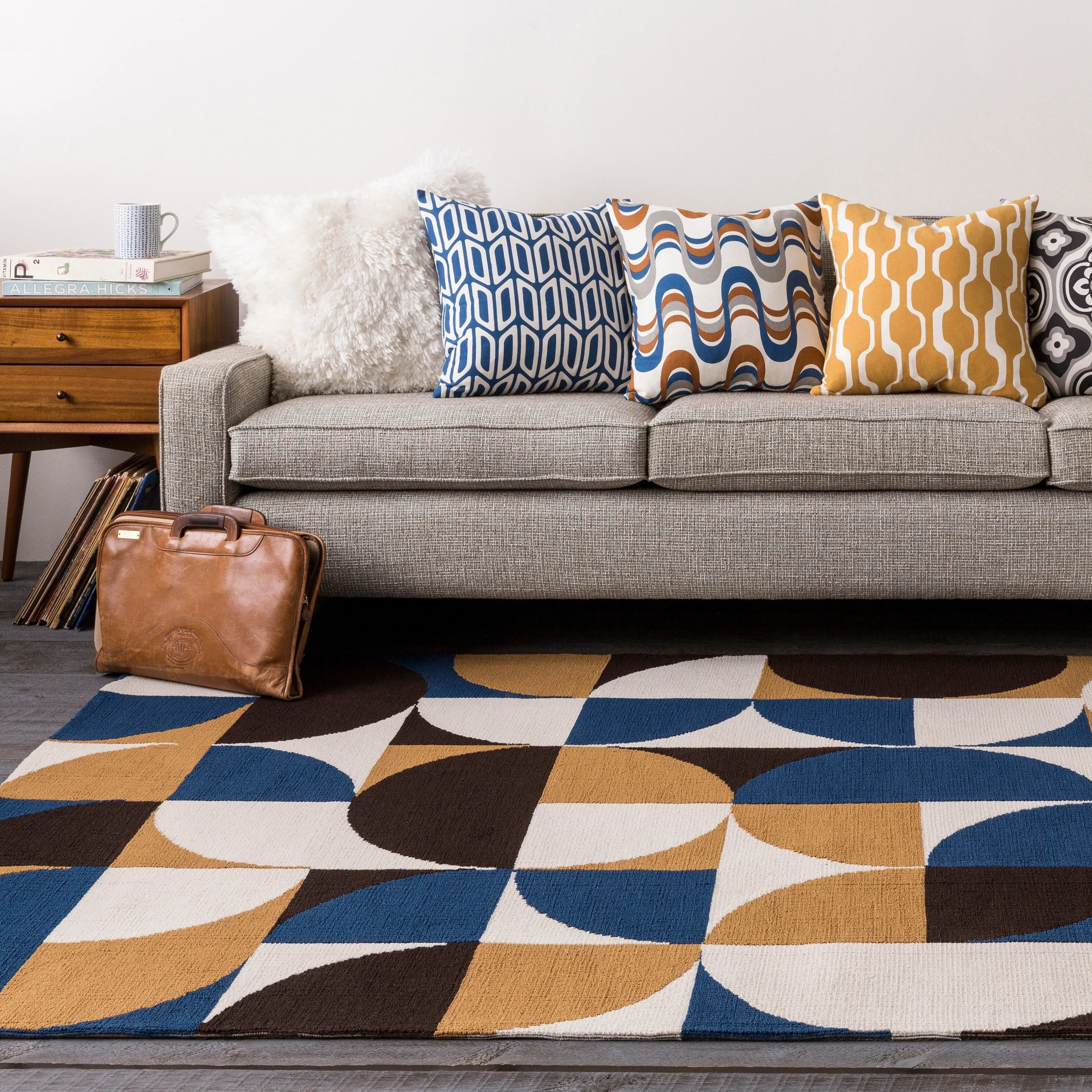 Table-Tufted Vaci Polyester Rug