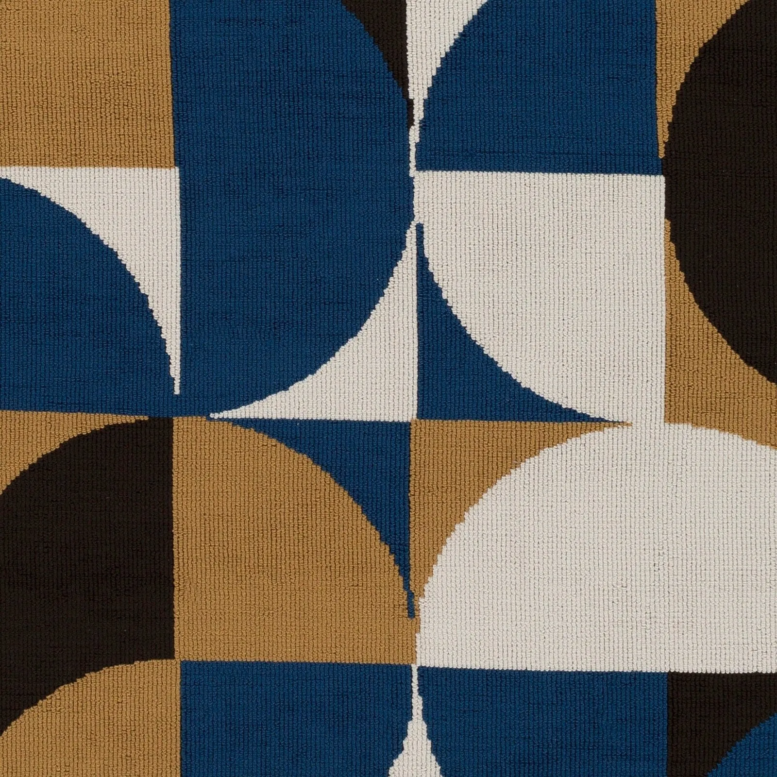 Table-Tufted Vaci Polyester Rug