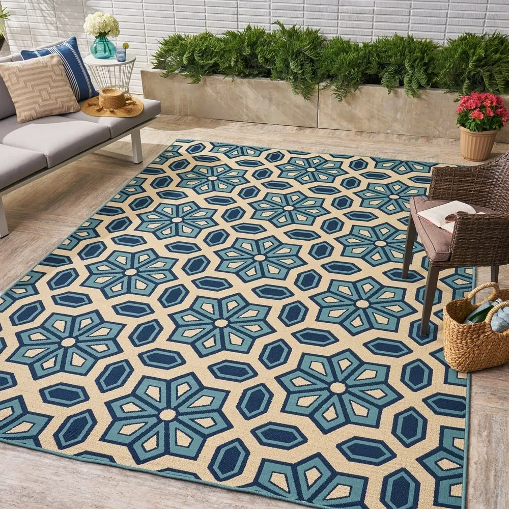 Tegan Indoor/ Outdoor Geometric Area Rug by Christopher Knight Home