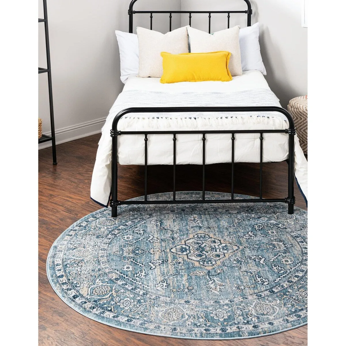 Traditional Haifa Collection Area Rug