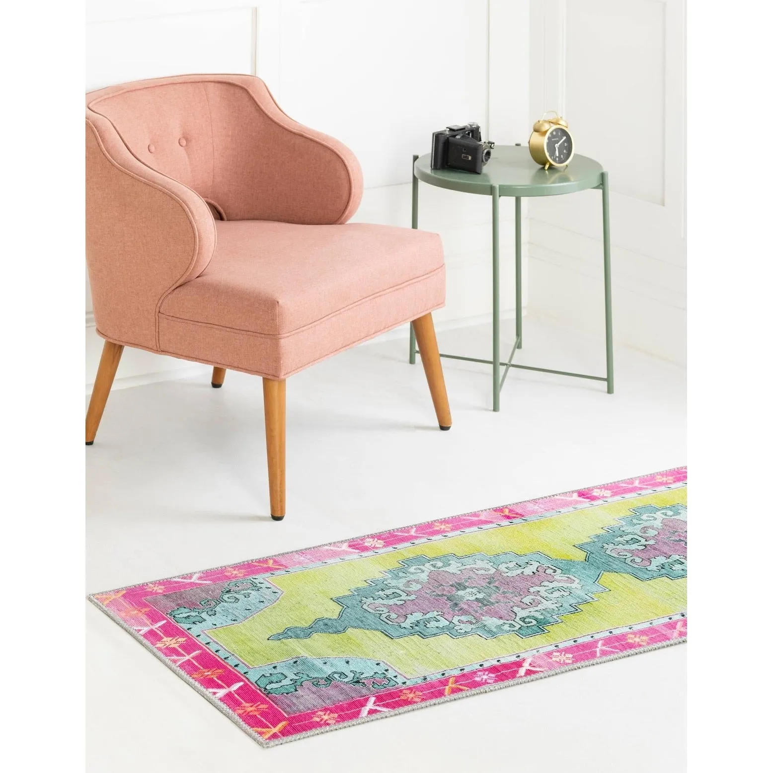 Traditional Rine Collection Area Rug