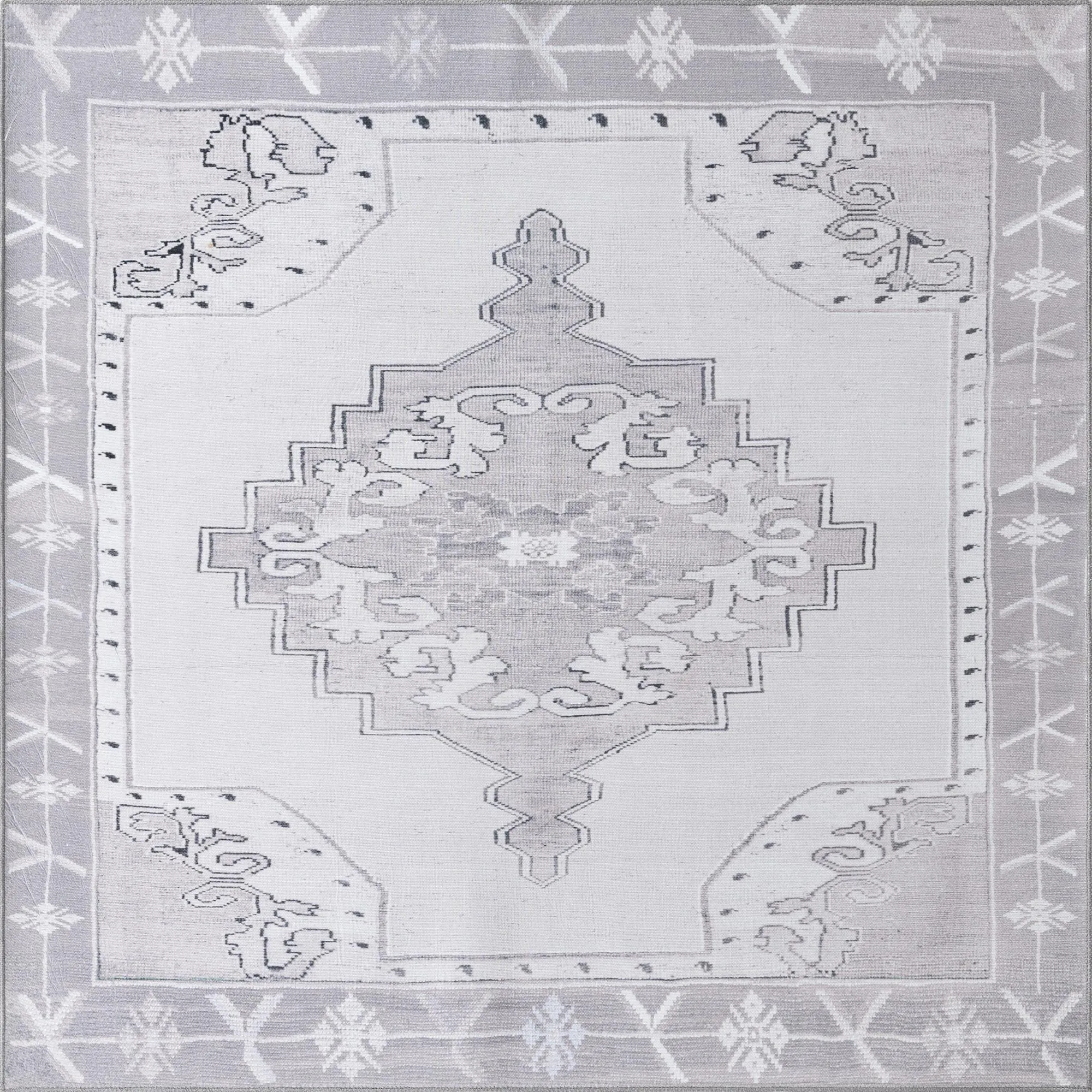 Traditional Rine Collection Area Rug