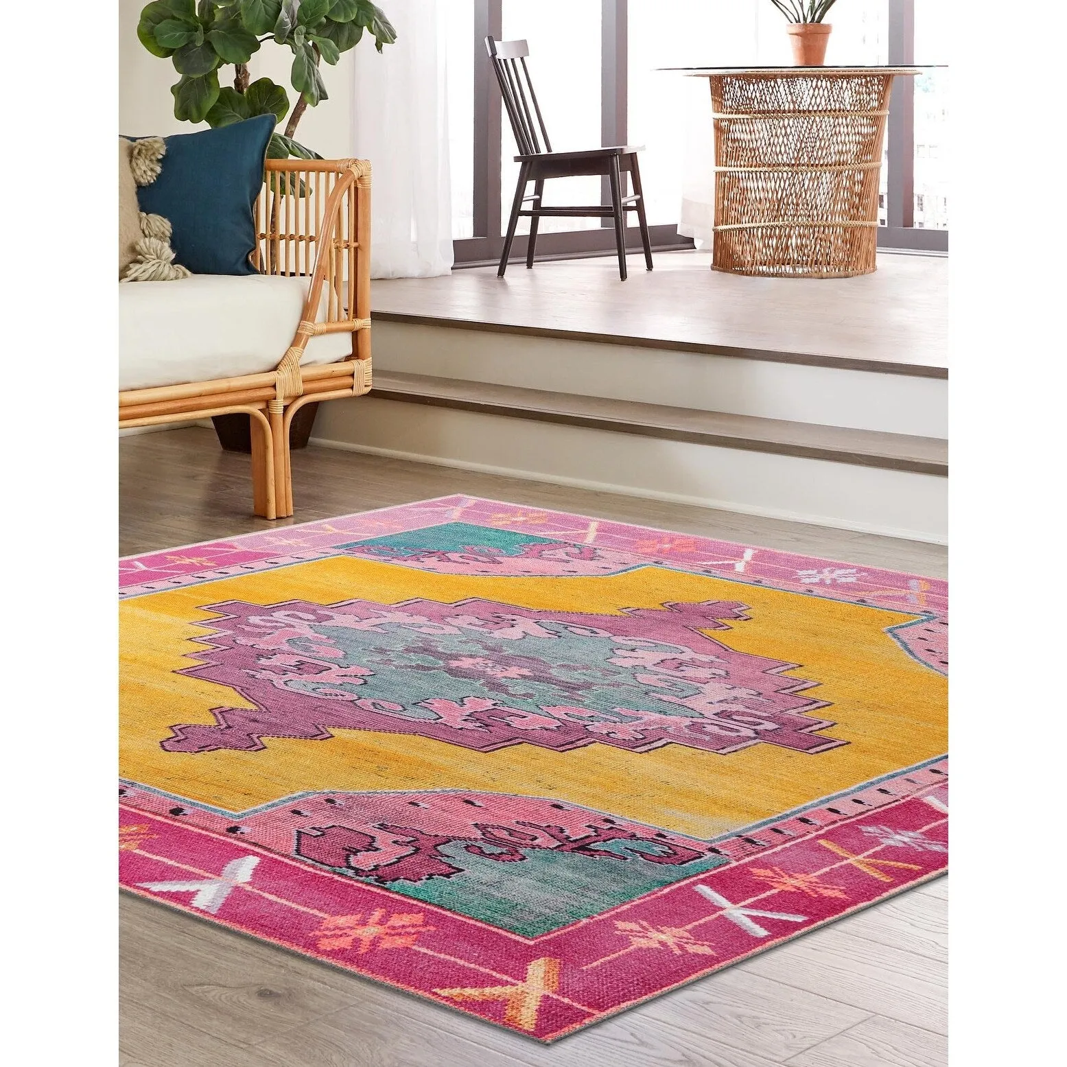 Traditional Rine Collection Area Rug