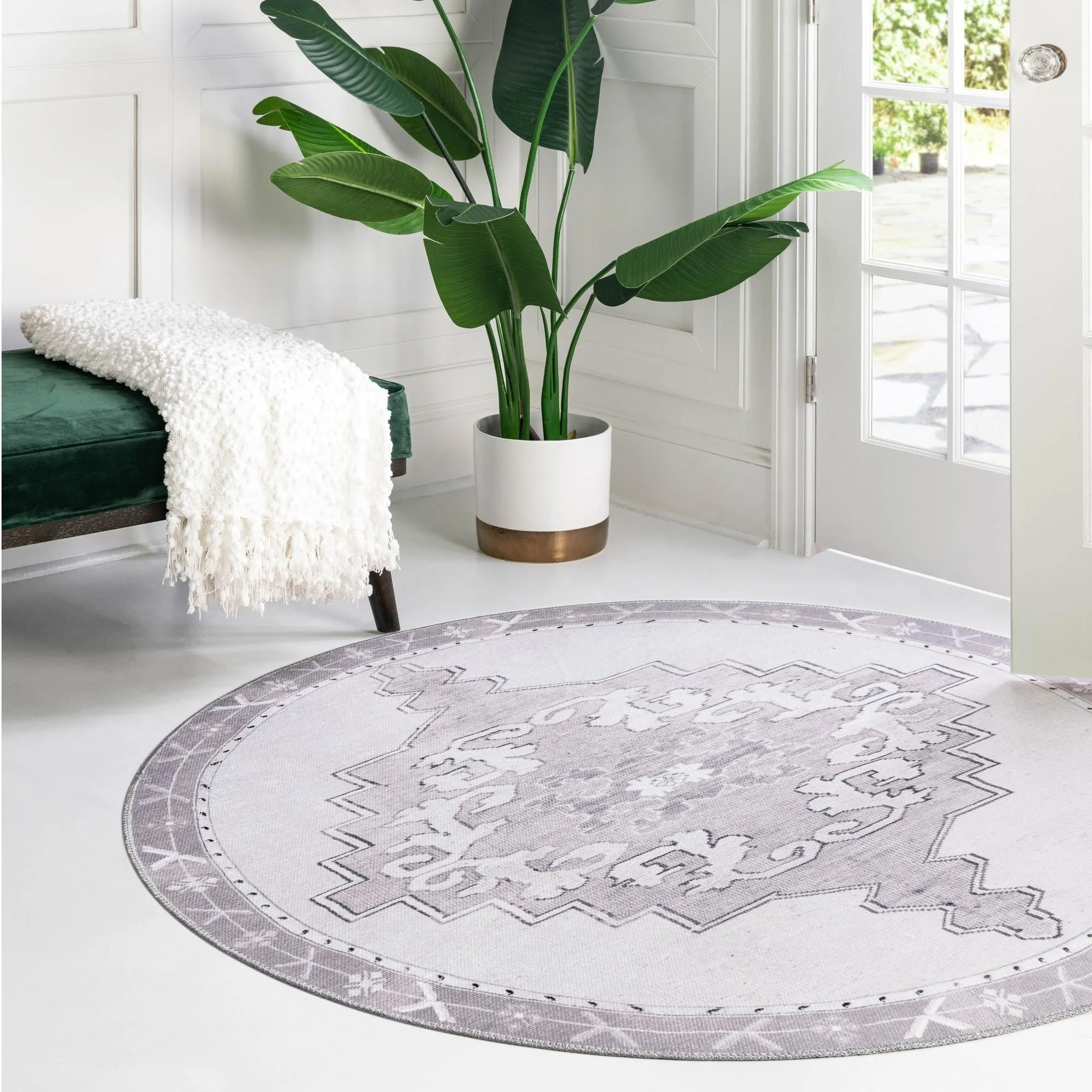 Traditional Rine Collection Area Rug